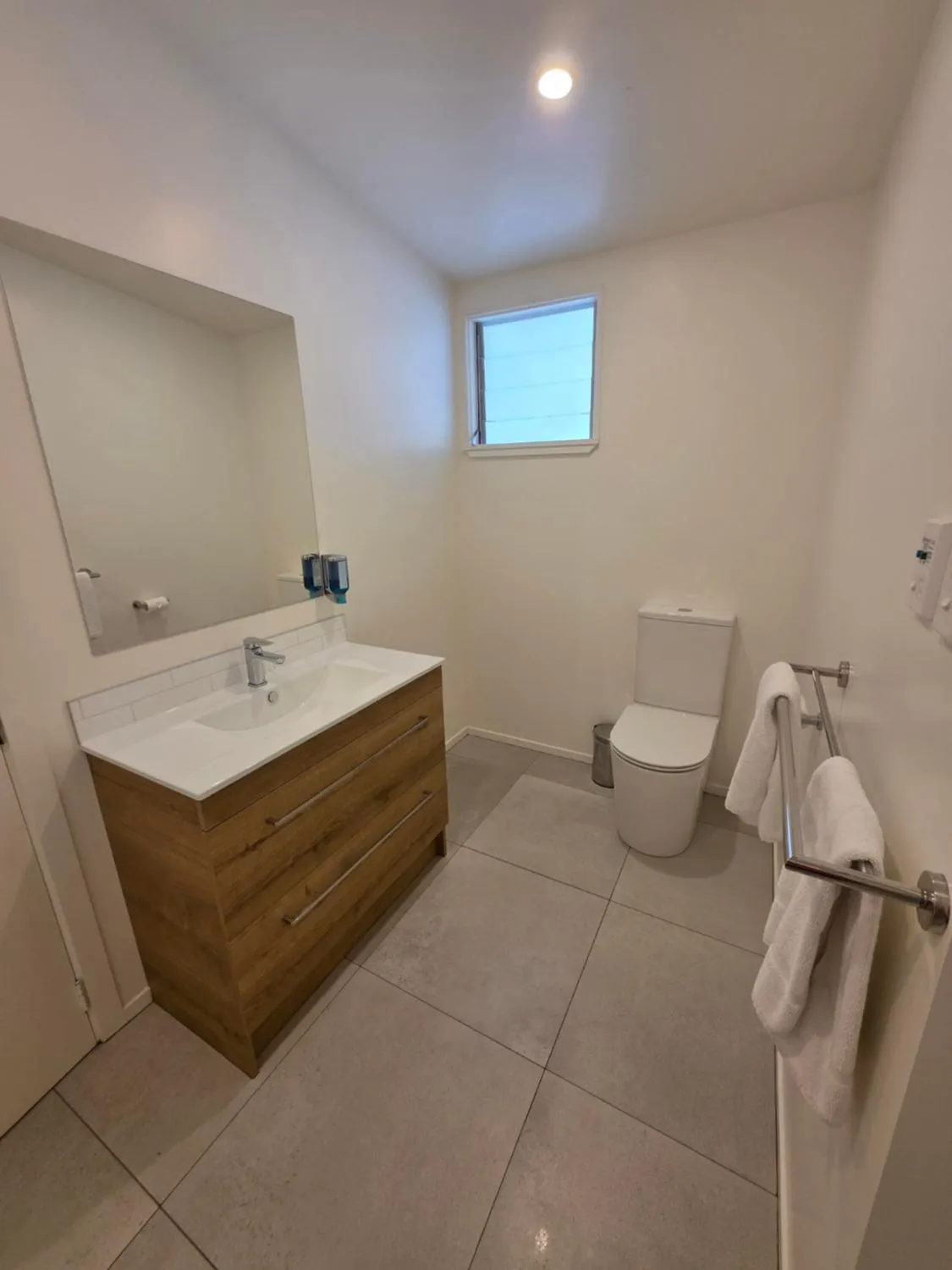 Bathroom in Kaikoura Beach Motel