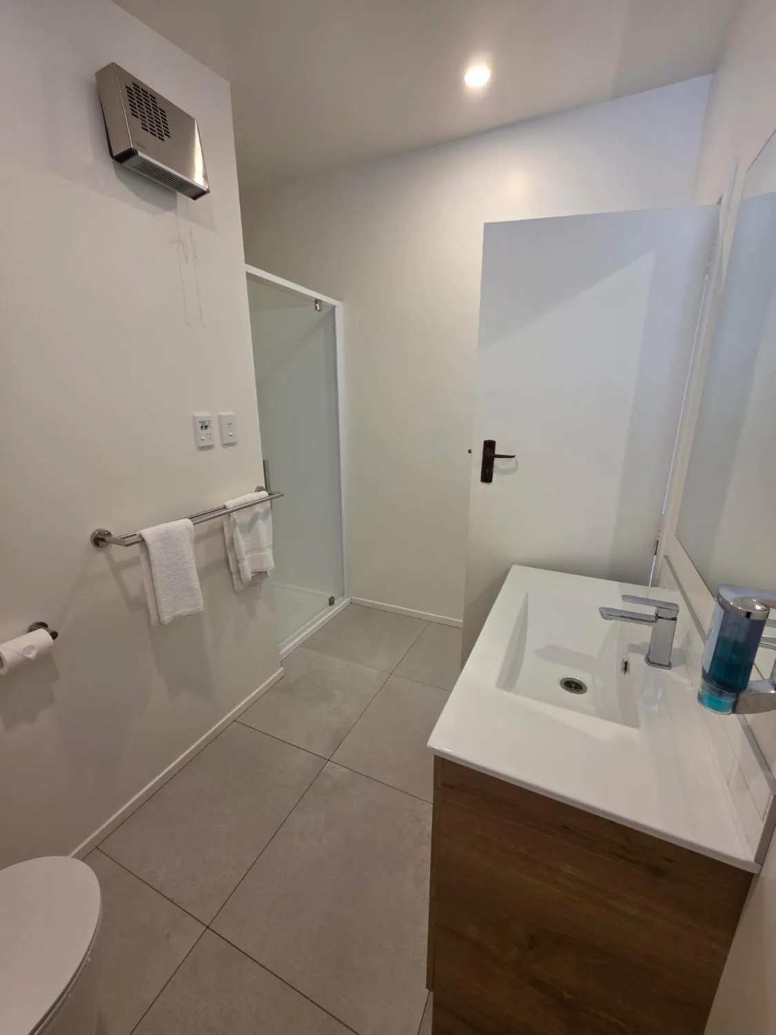 Bathroom in Kaikoura Beach Motel