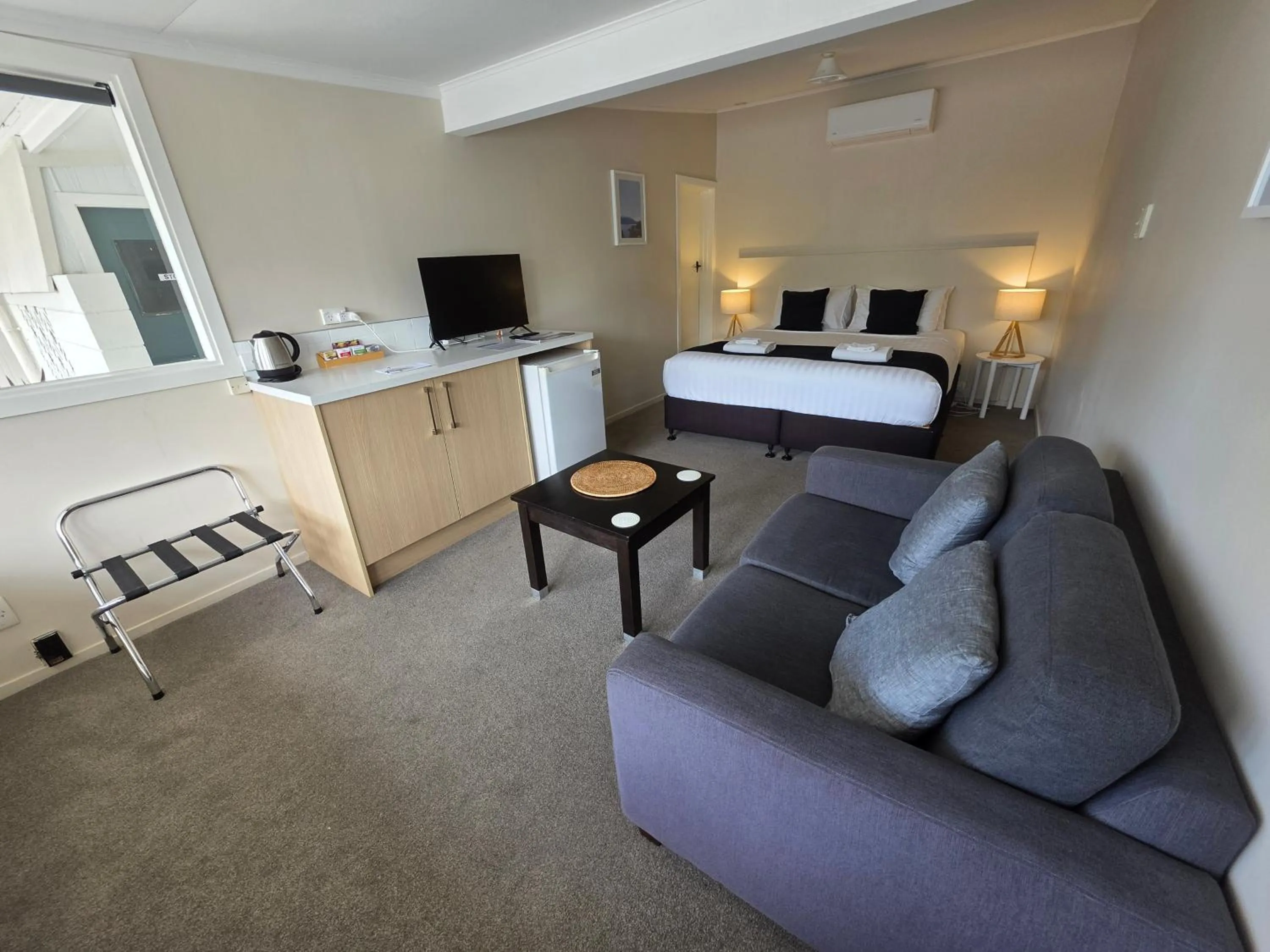 Bed in Kaikoura Beach Motel