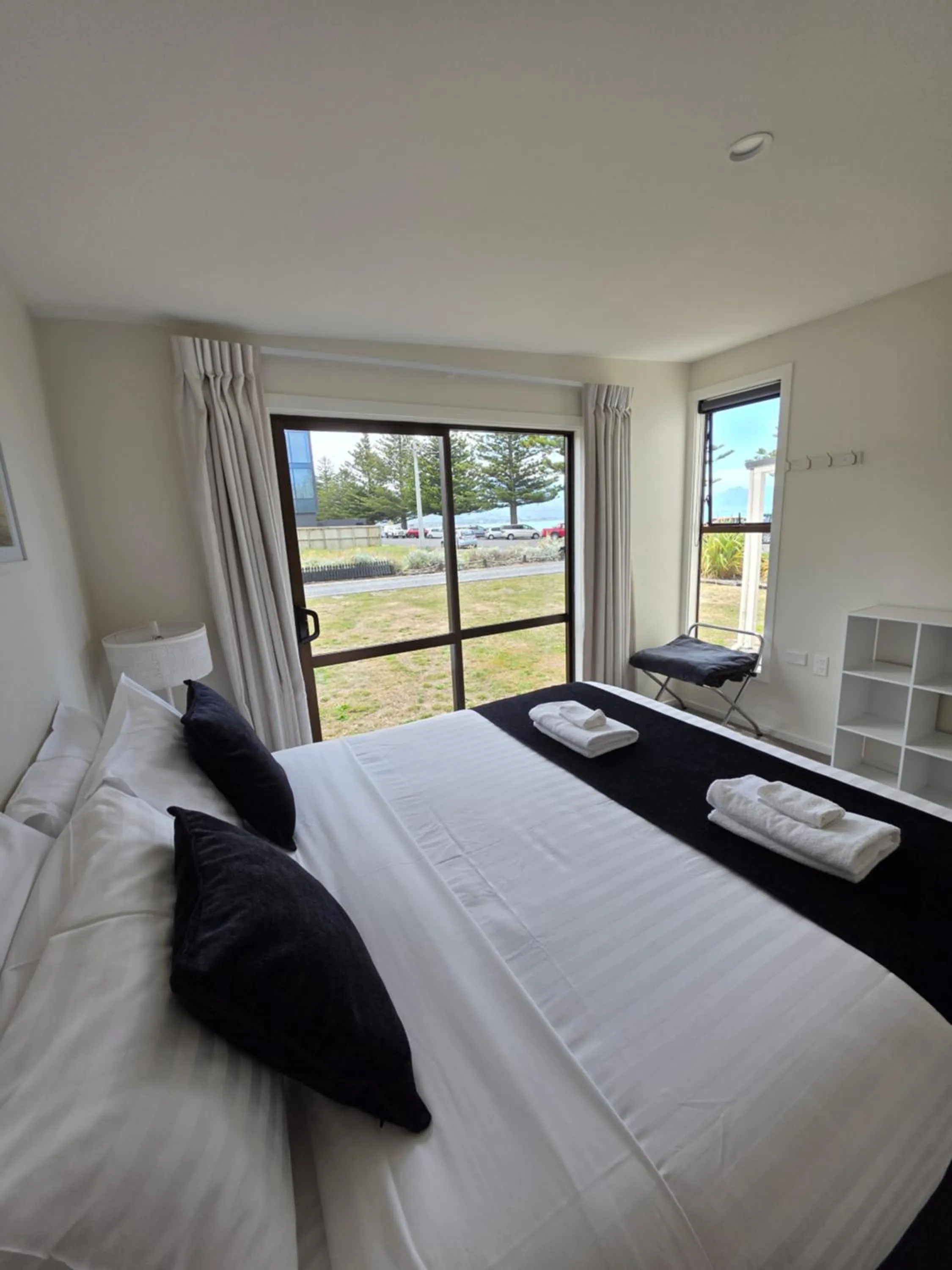 Bedroom, Bed in Kaikoura Beach Motel