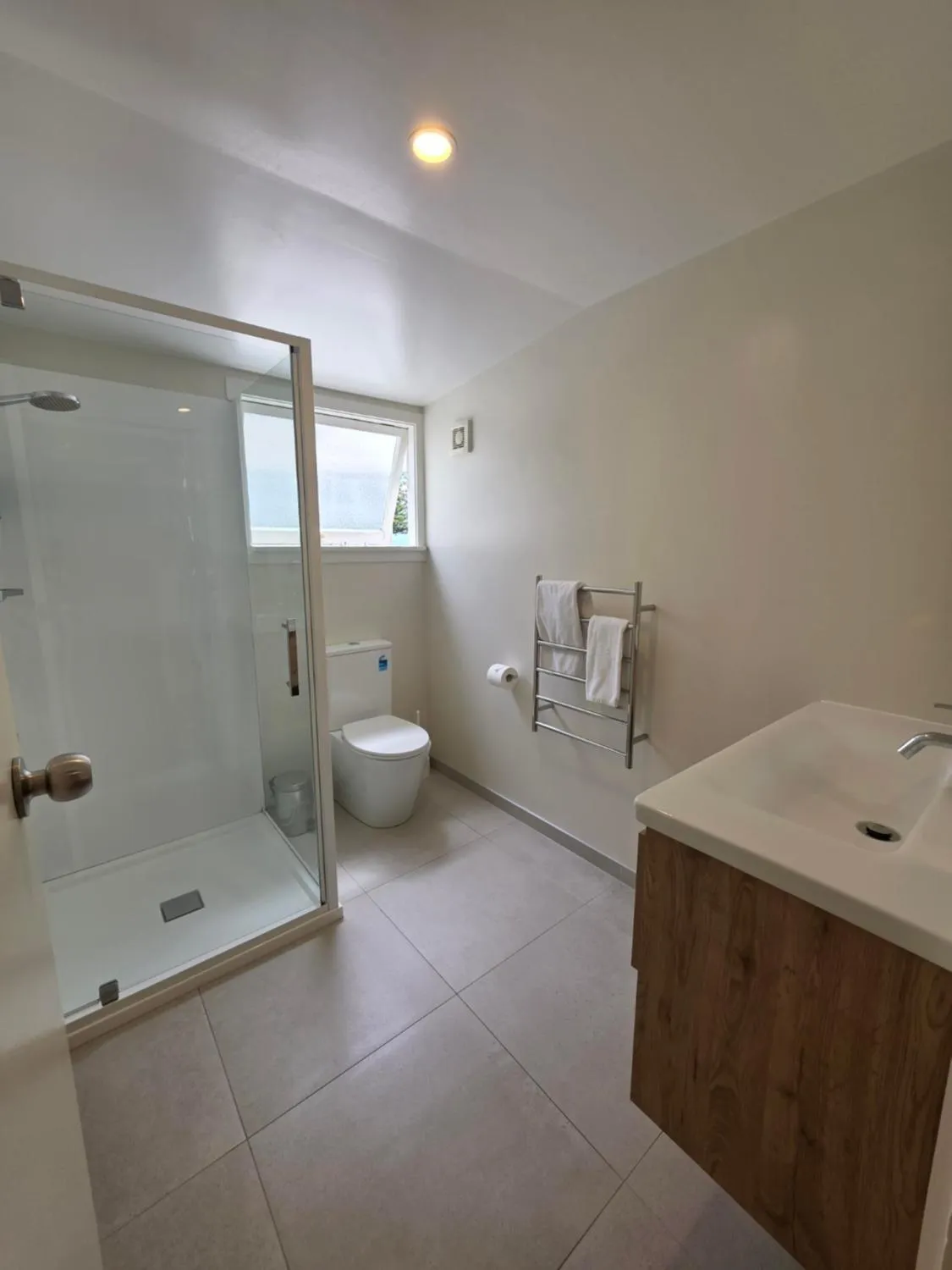 Bathroom in Kaikoura Beach Motel