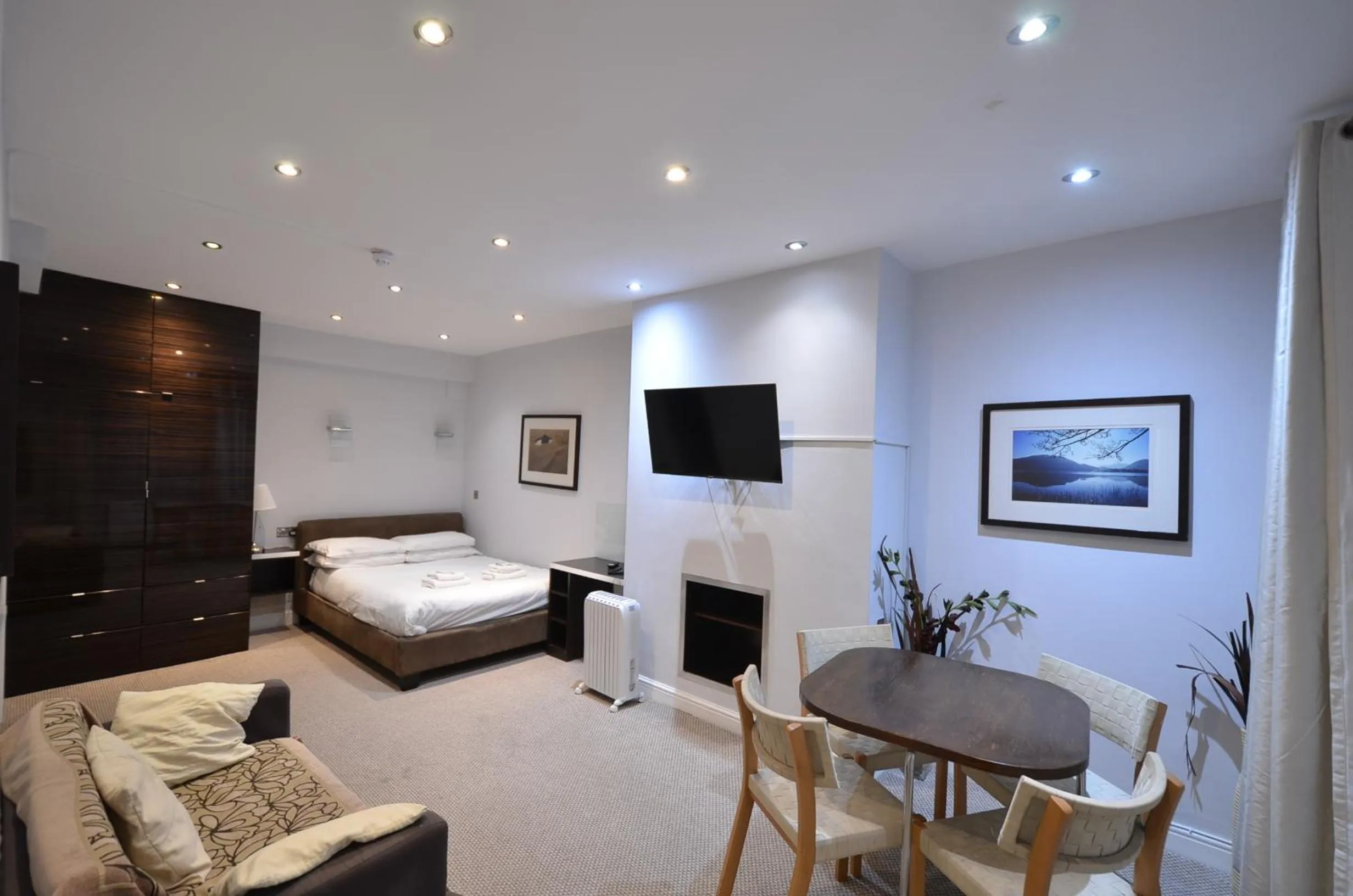 Bedroom, Bed in Amber Residence Hotel-Suites