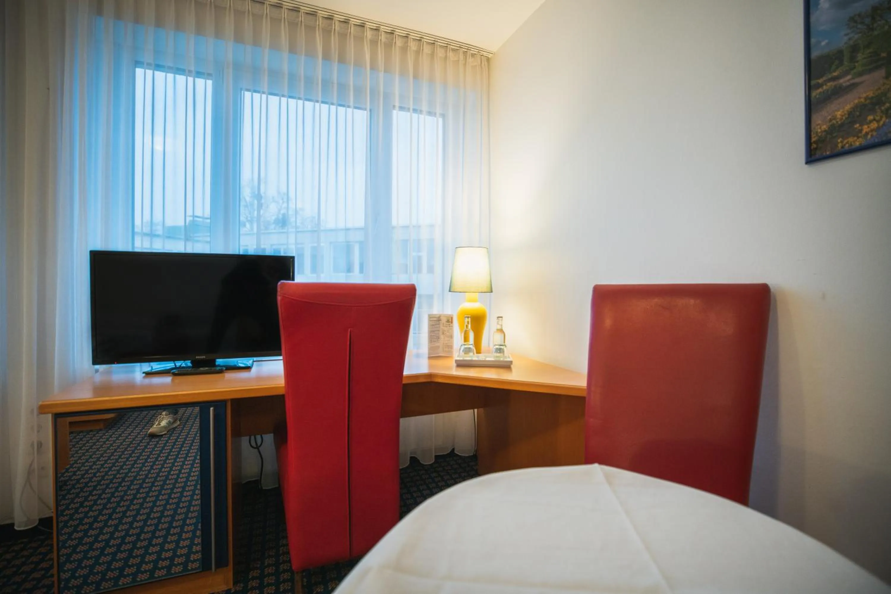 TV and multimedia, Bed in Hotel in Herrenhausen