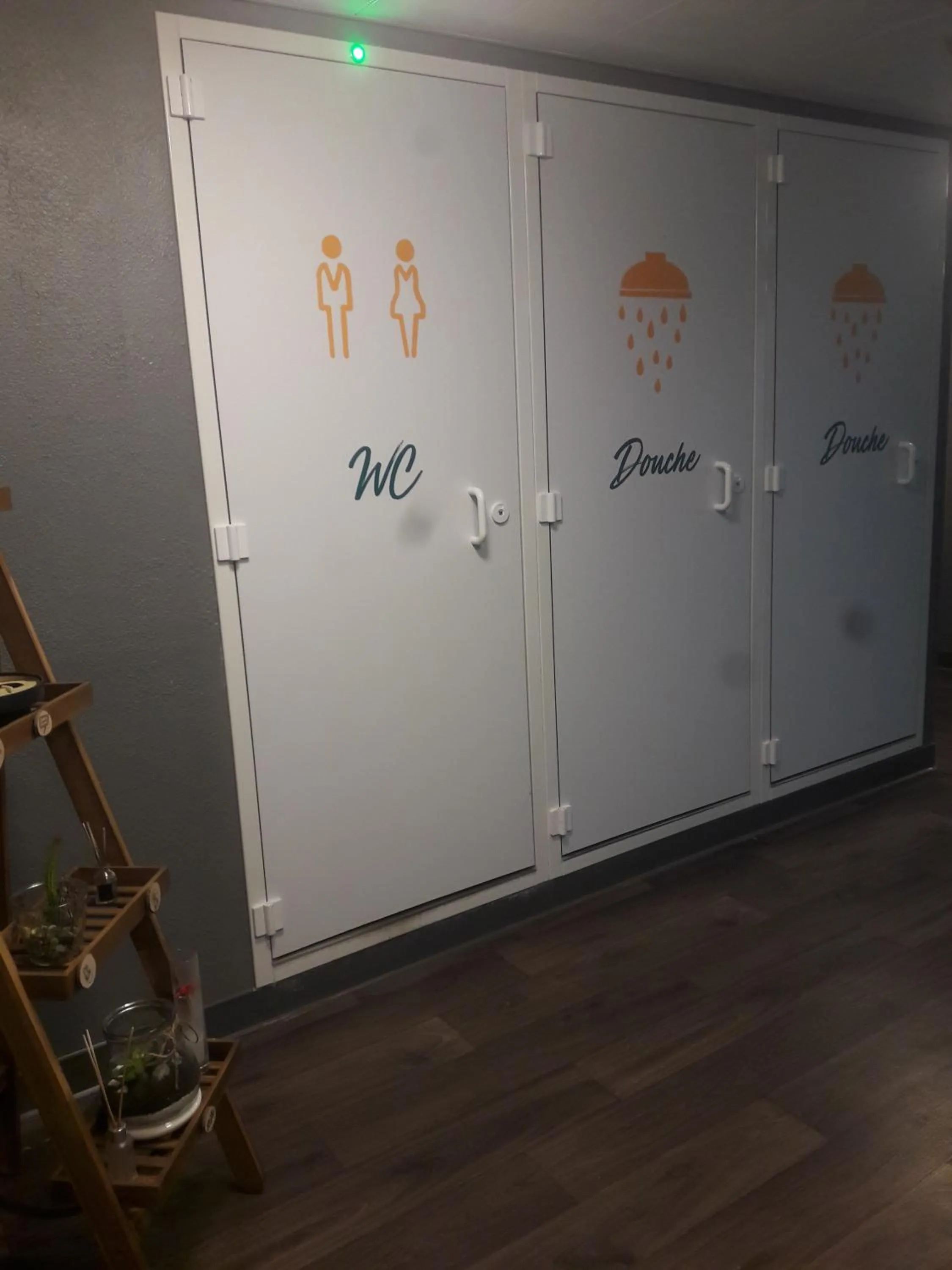 Shower in hotelF1 Saint Witz A1 Hôtel