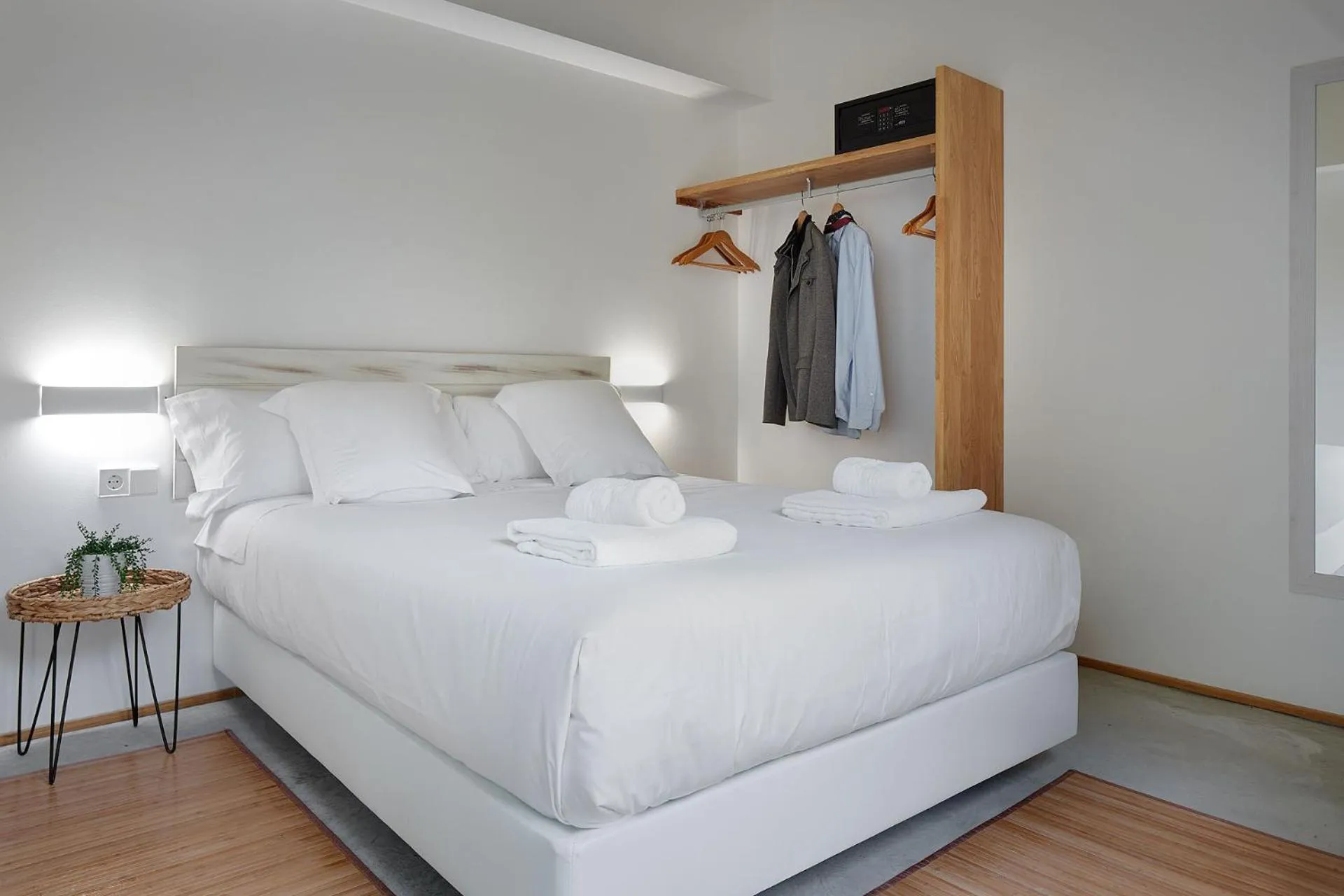 Bed in IRAIPE Estella Rooms Auto Check-in