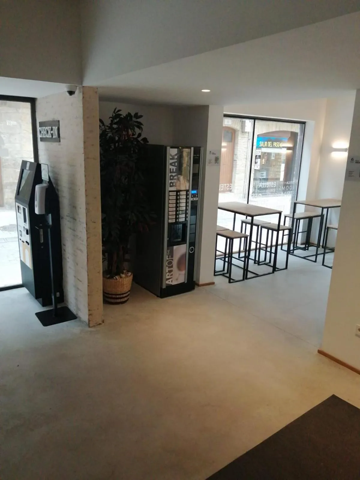 Property building in IRAIPE Estella Rooms Auto Check-in