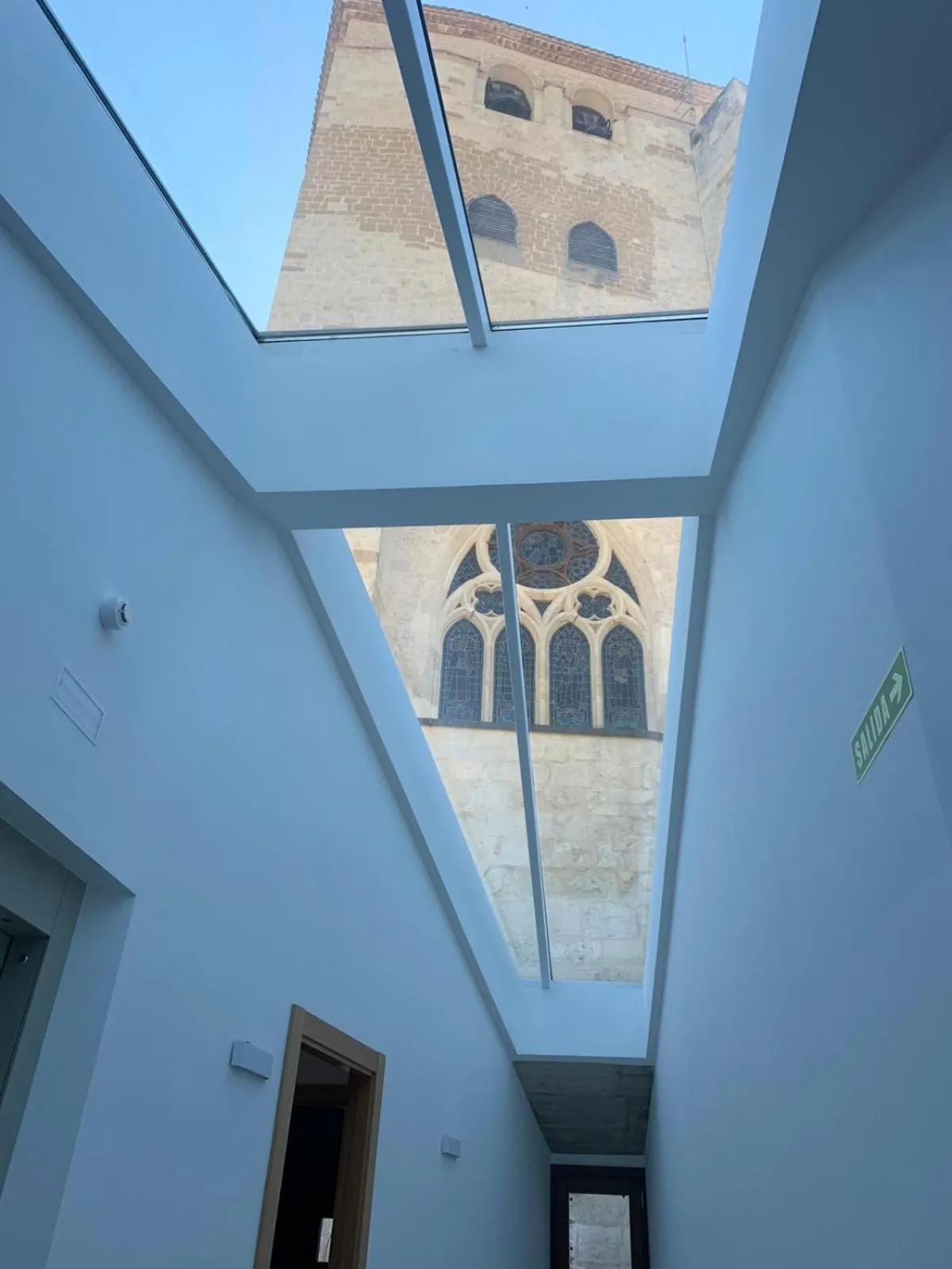 IRAIPE Estella Rooms Auto Check-in