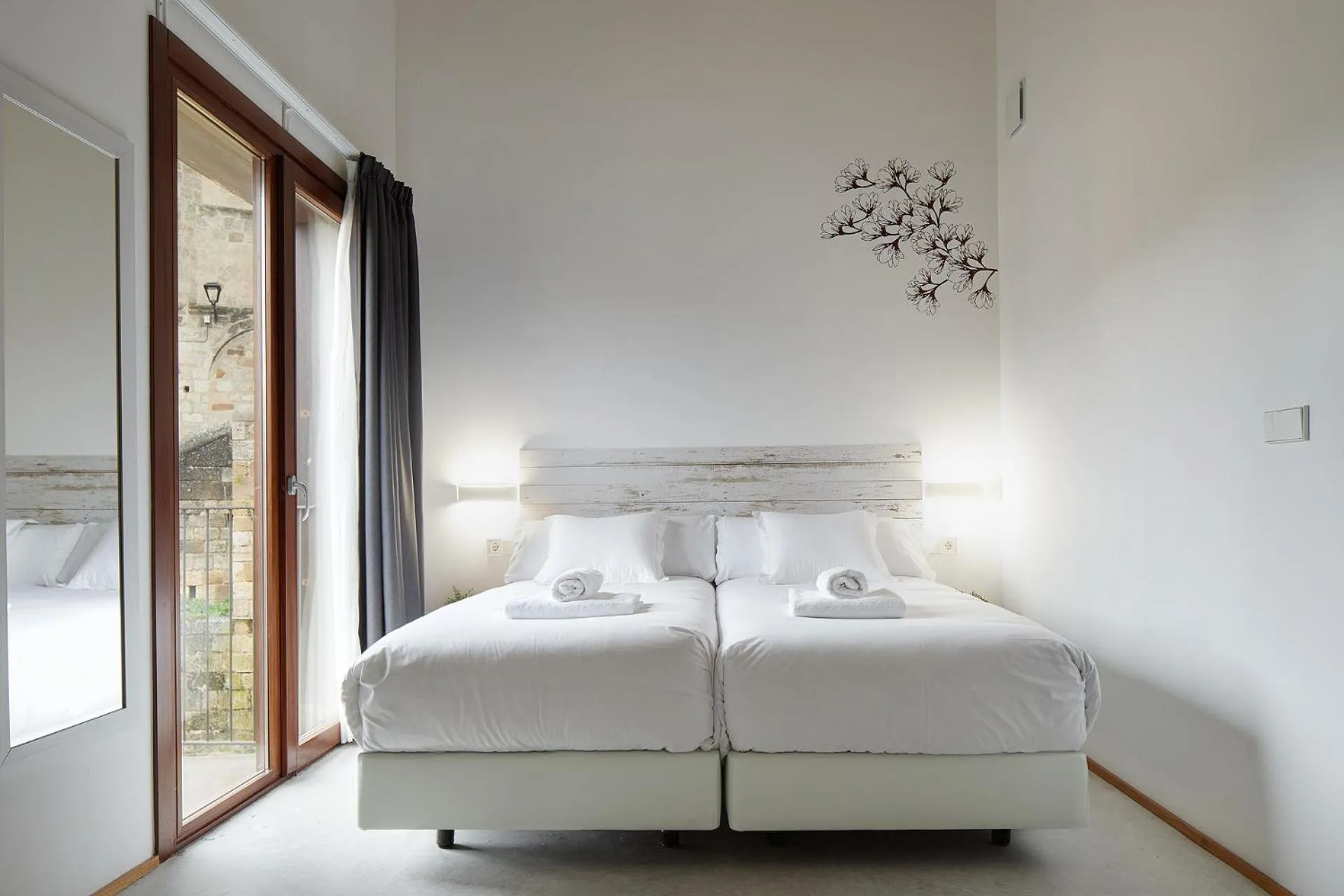 Bed in IRAIPE Estella Rooms Auto Check-in