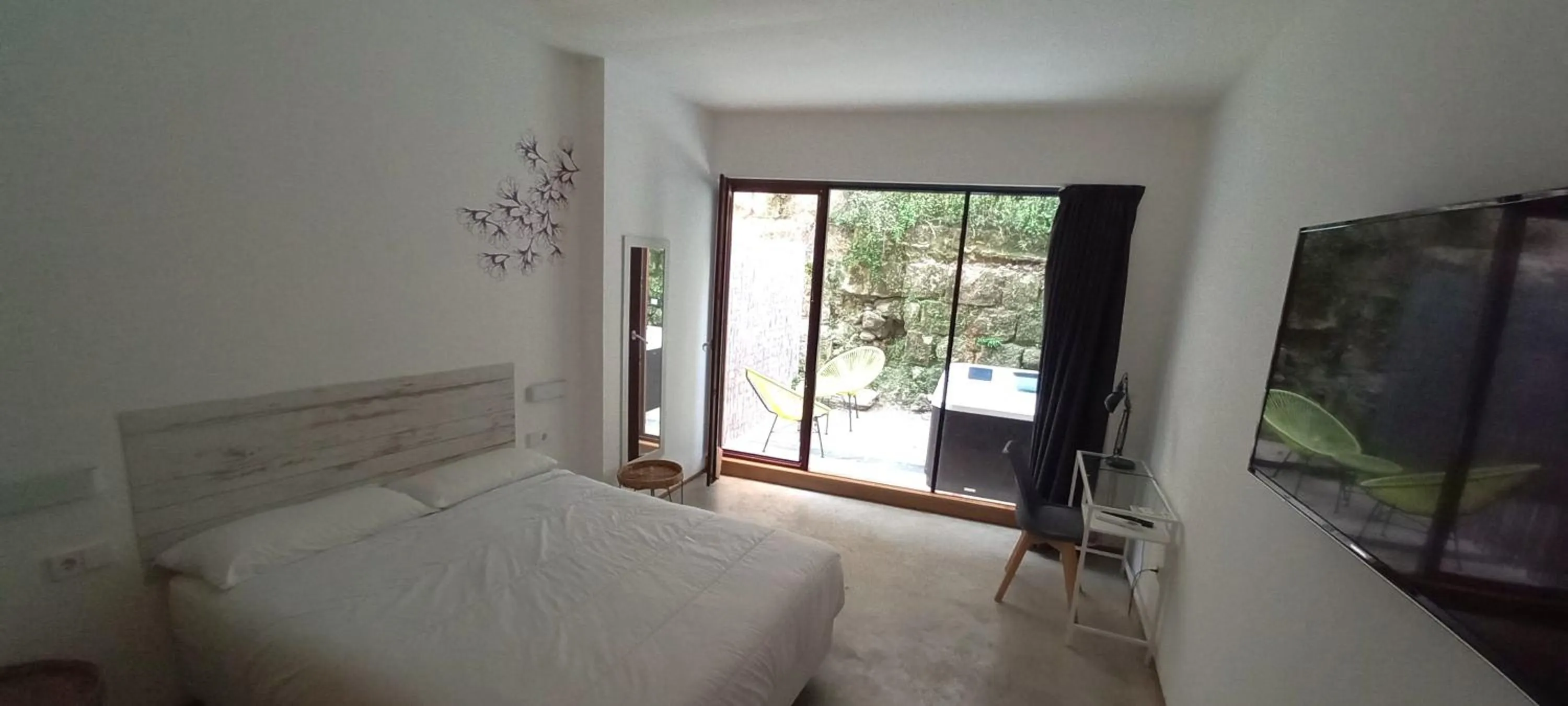 Bed in IRAIPE Estella Rooms Auto Check-in