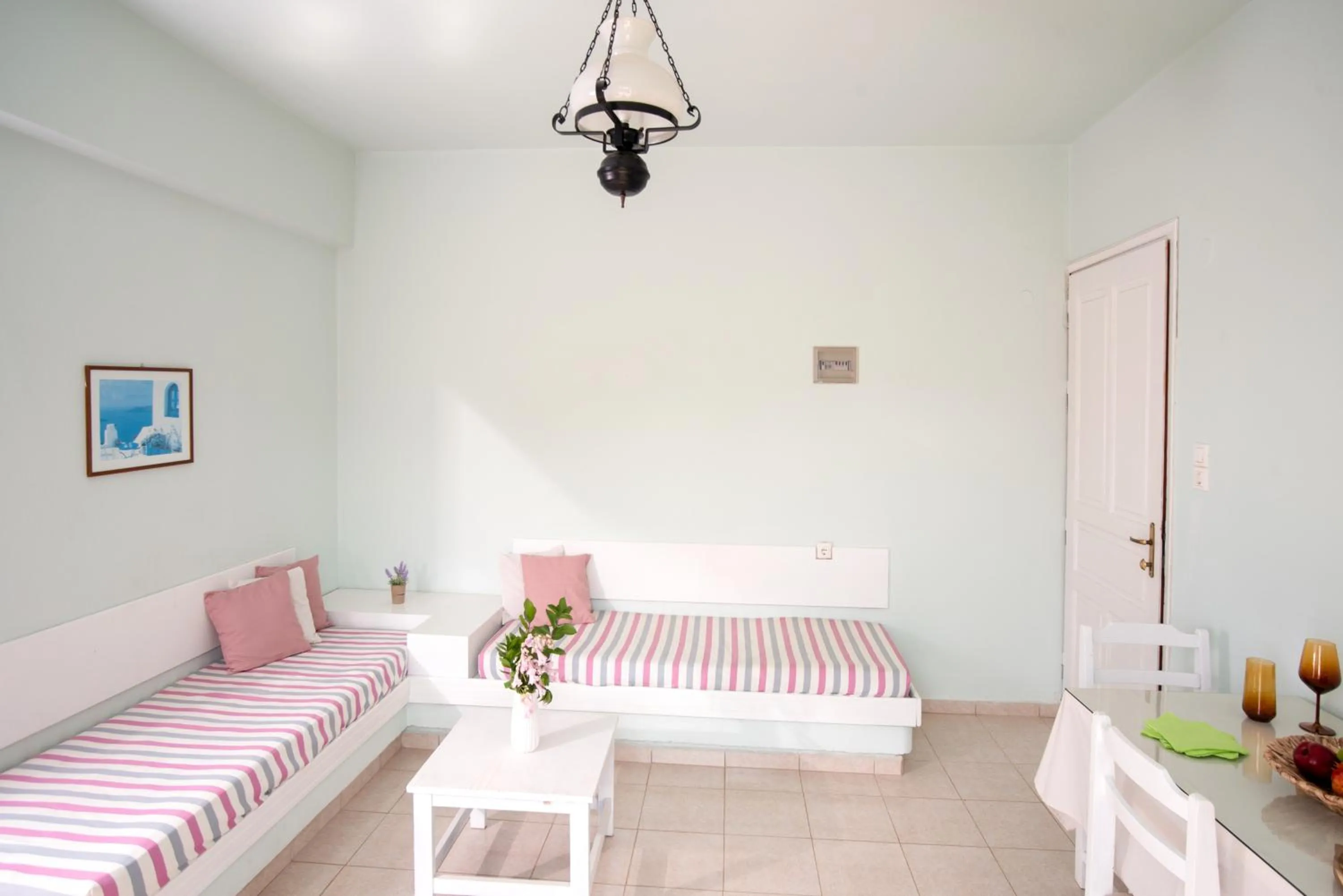 Photo of the whole room in Alexandra Apartments