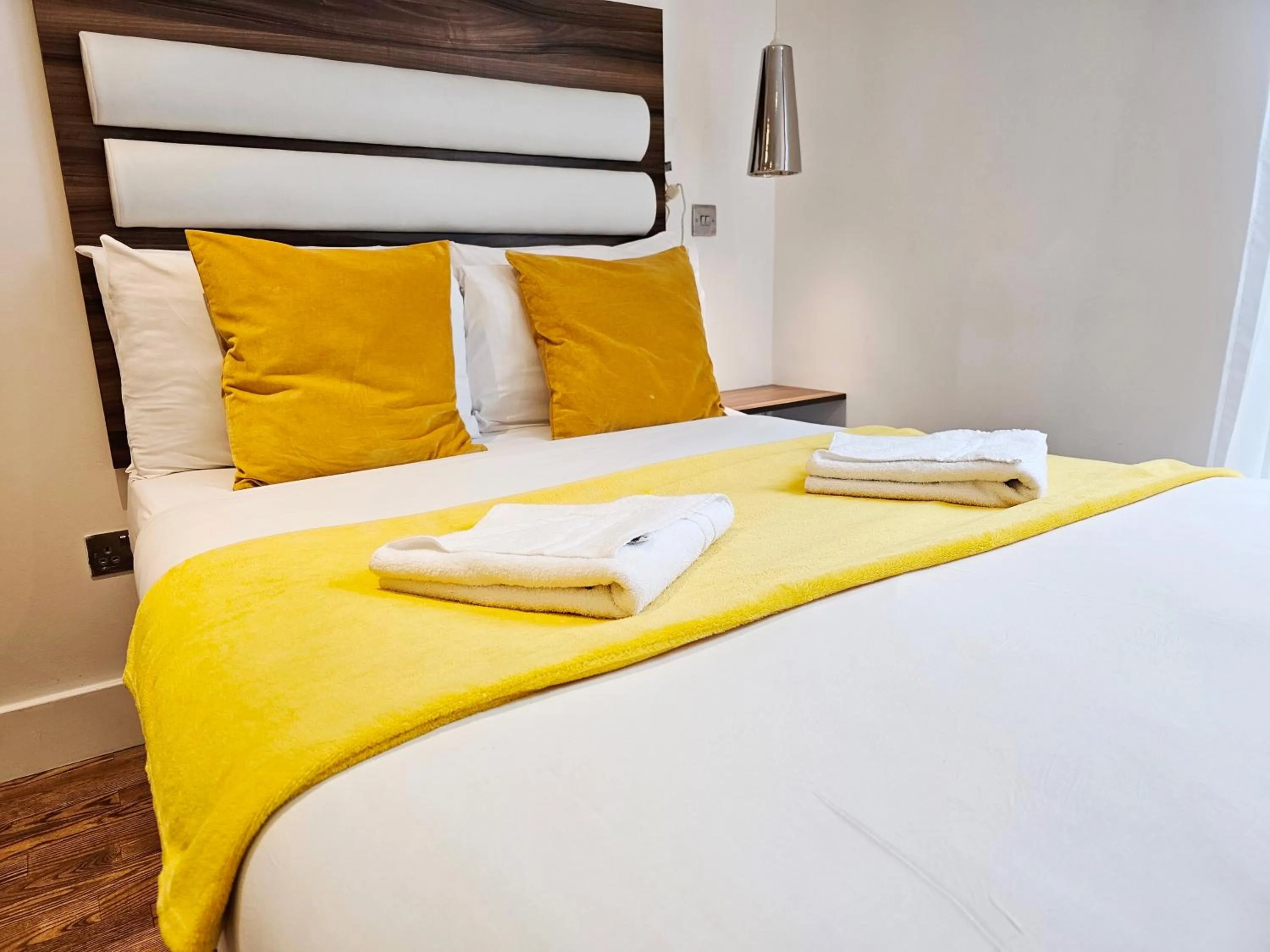 Bed in Camden Prime ApartHotel