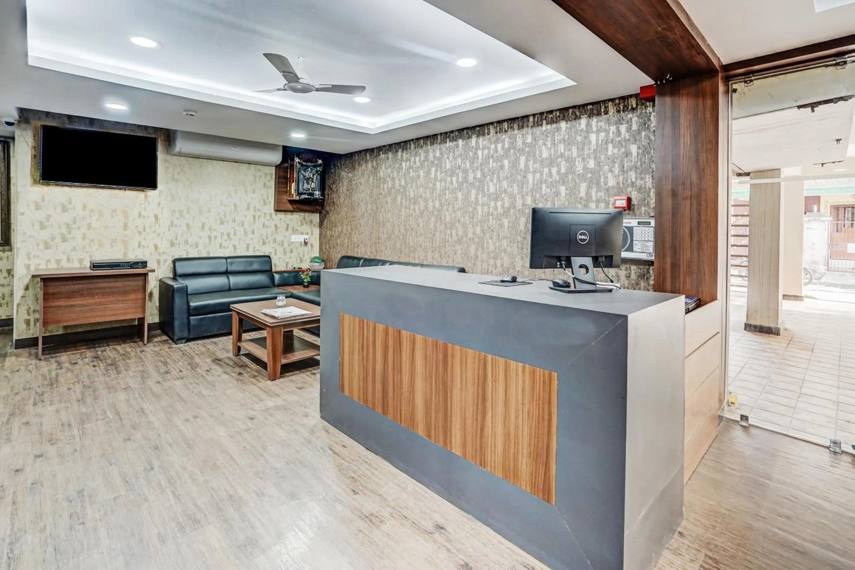 Lobby or reception in Super Capital O Sayhallo Prime Residency