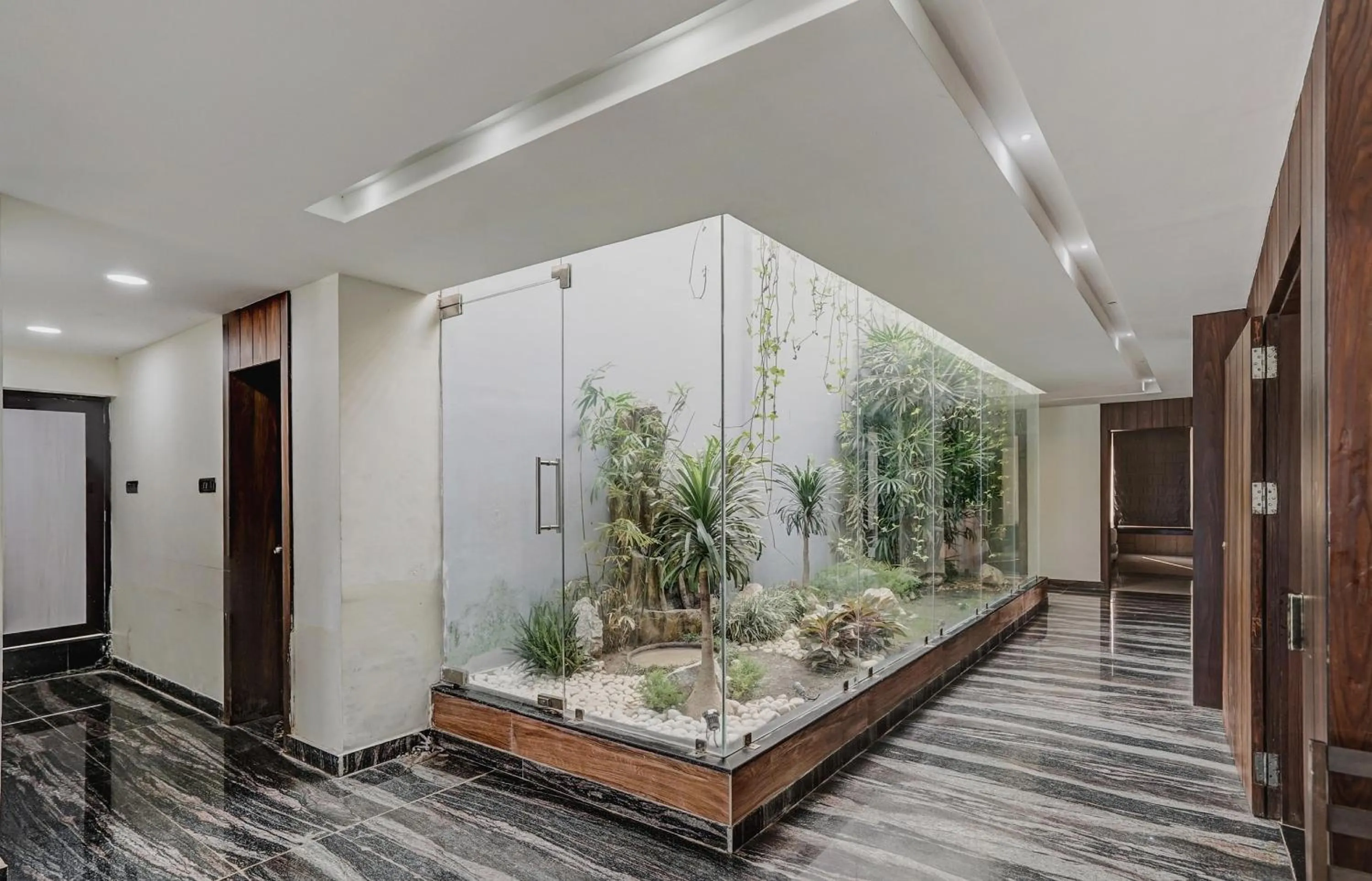 Lobby or reception in Super Capital O Sayhallo Prime Residency