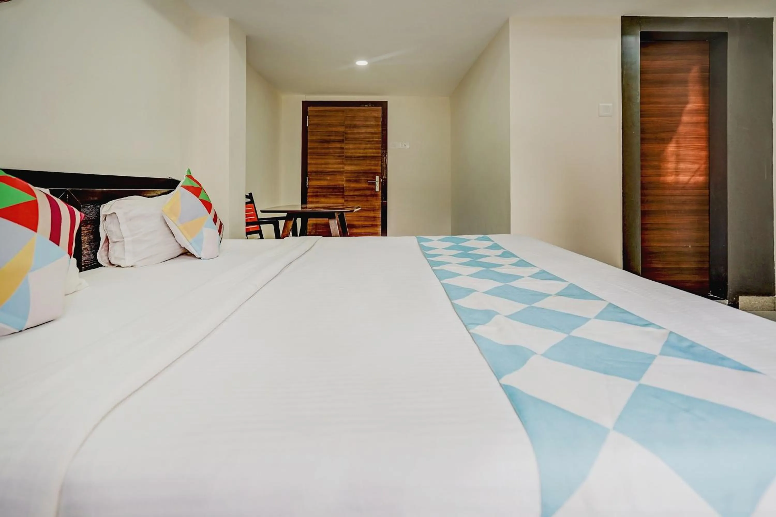 Bedroom, Bed in Super Capital O Sayhallo Prime Residency