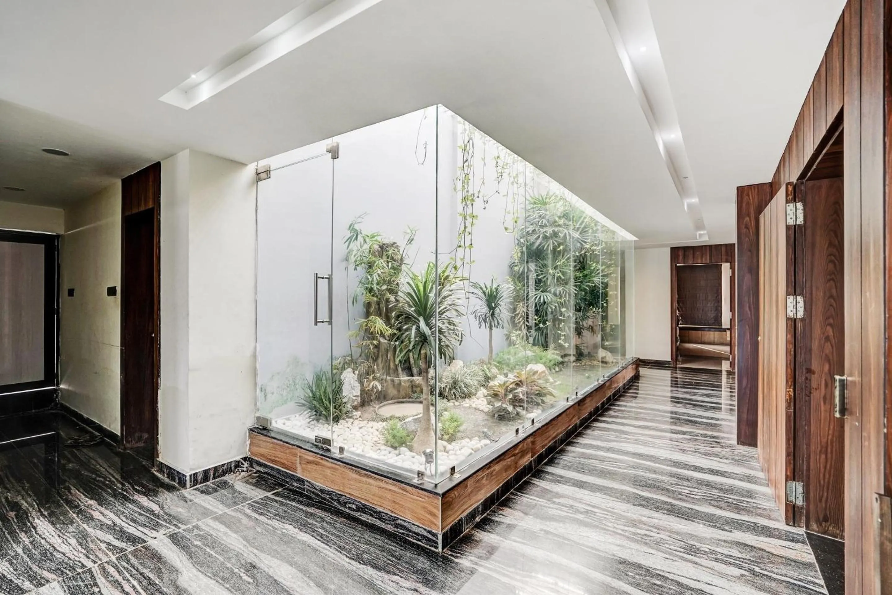 Lobby or reception in Super Capital O Sayhallo Prime Residency