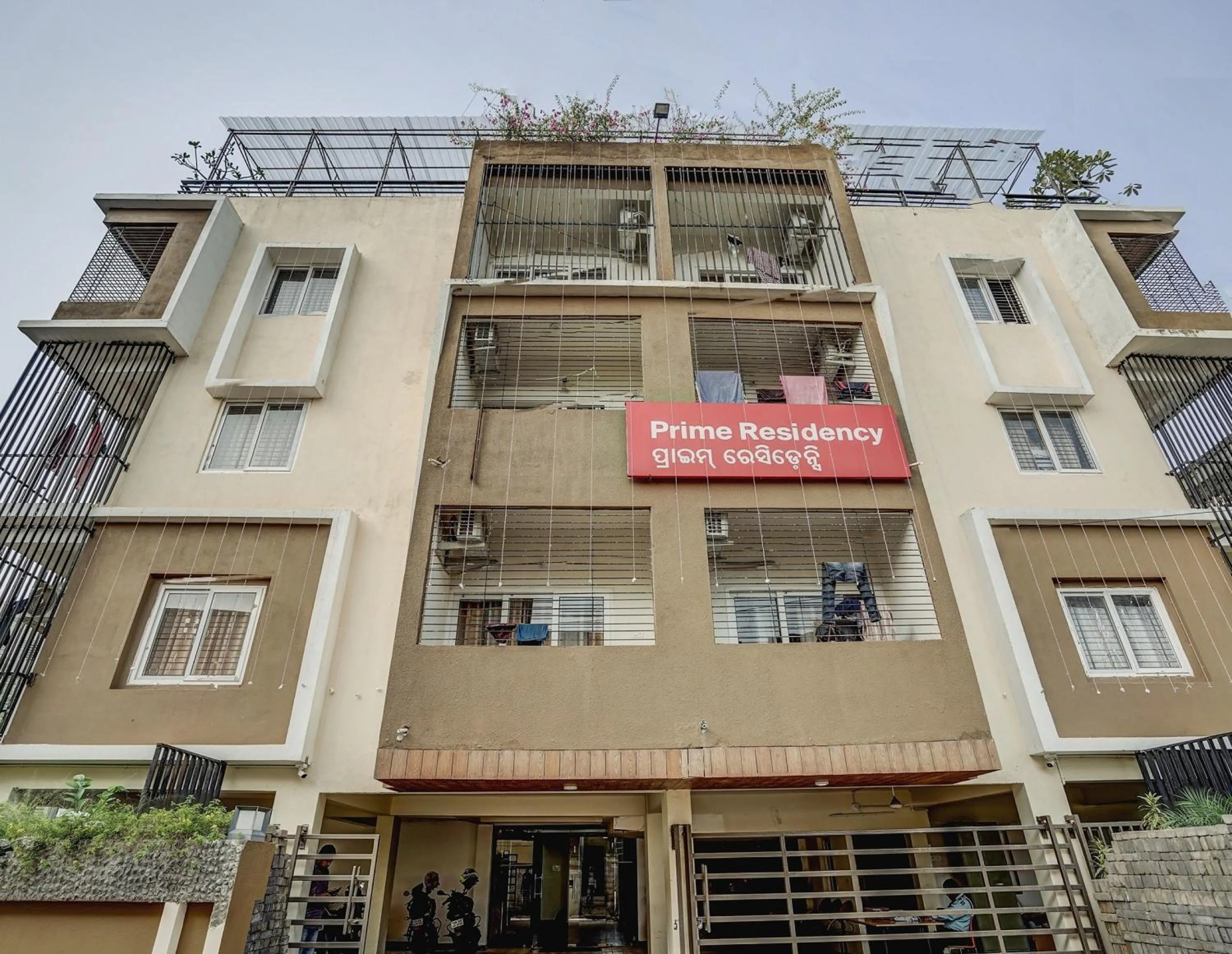 Facade/entrance in Super Capital O Sayhallo Prime Residency