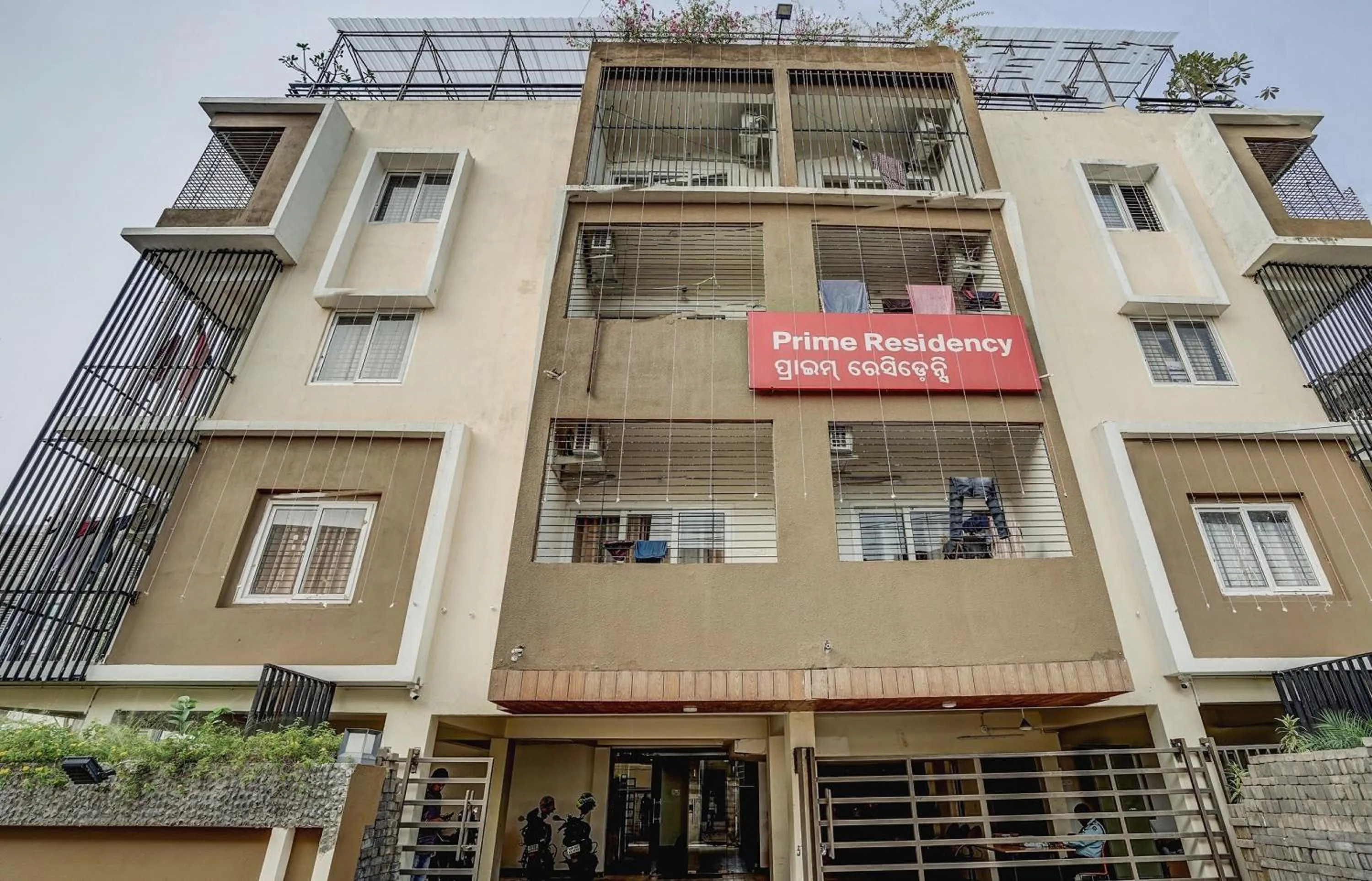 Facade/entrance in Super Capital O Sayhallo Prime Residency