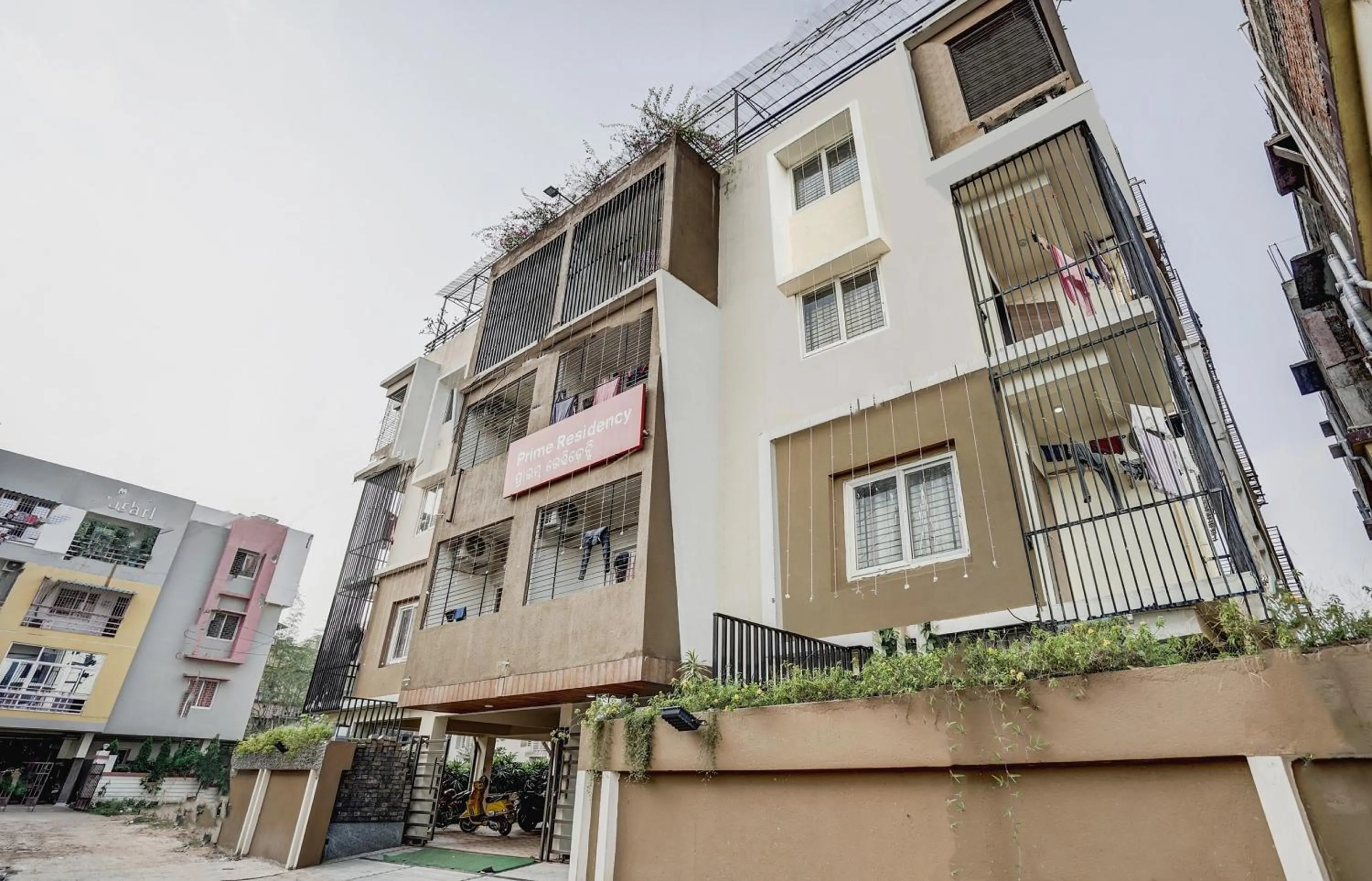 Facade/entrance in Super Capital O Sayhallo Prime Residency