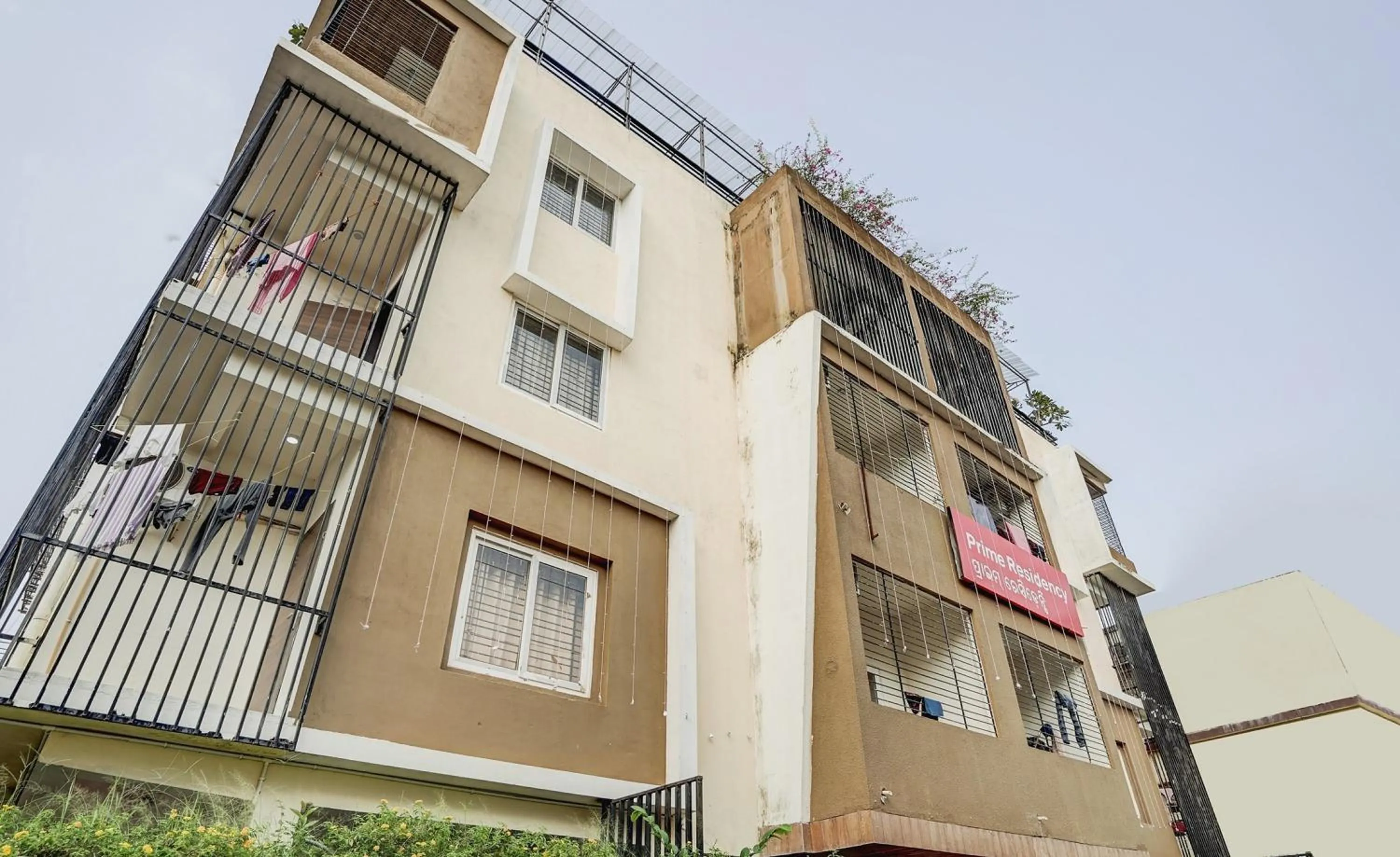 Facade/entrance in Super Capital O Sayhallo Prime Residency