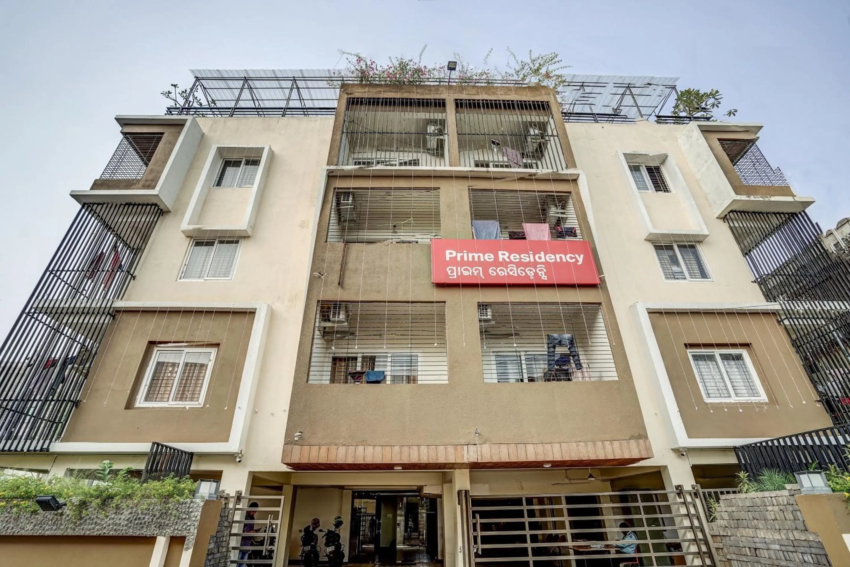 Facade/entrance in Super Capital O Sayhallo Prime Residency