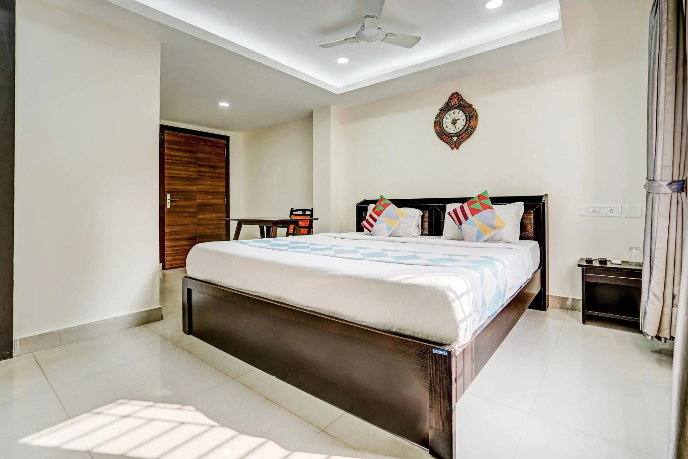 Bedroom, Bed in Super Capital O Sayhallo Prime Residency