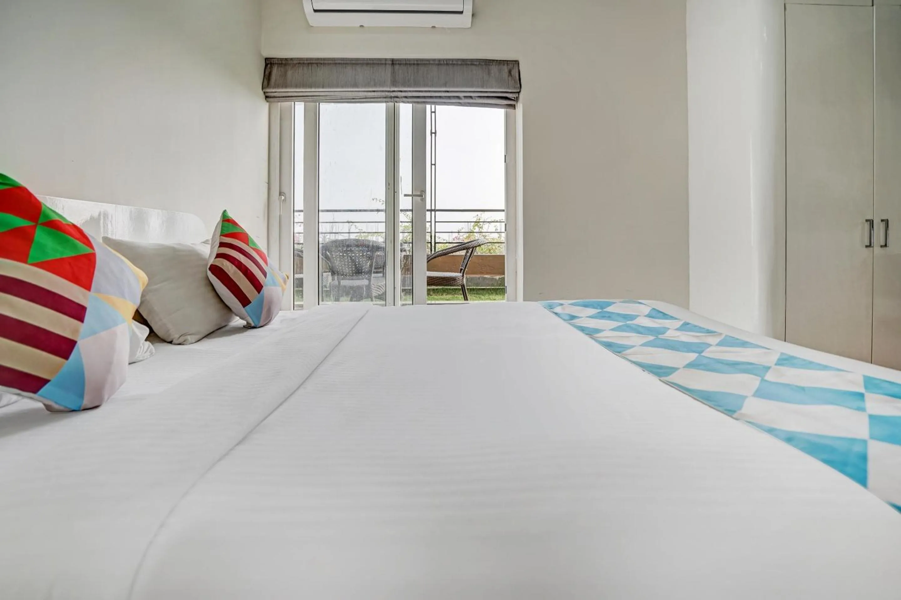 Bedroom, Bed in Super Capital O Sayhallo Prime Residency