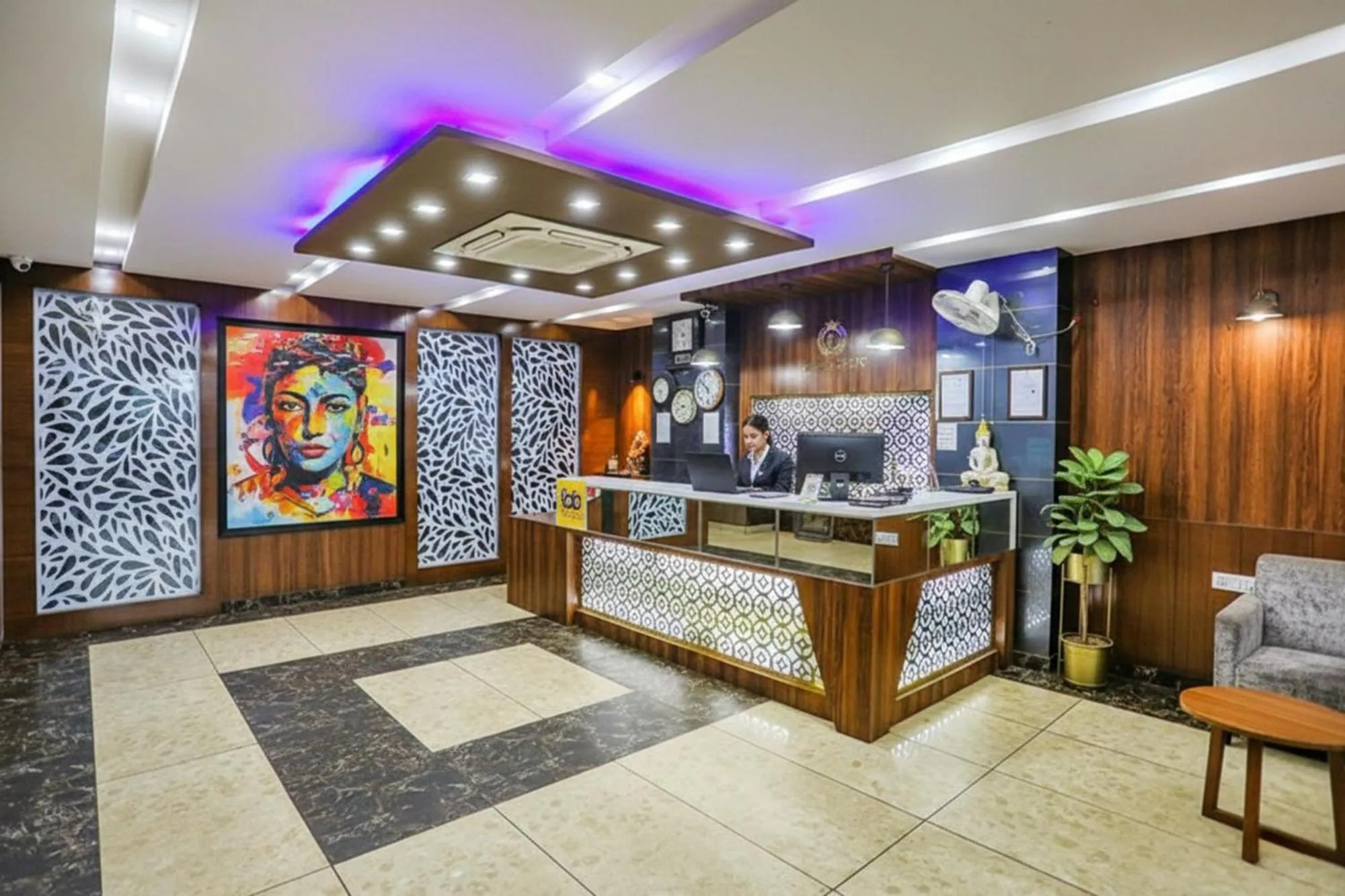 Lobby or reception in FabHotel Frolic