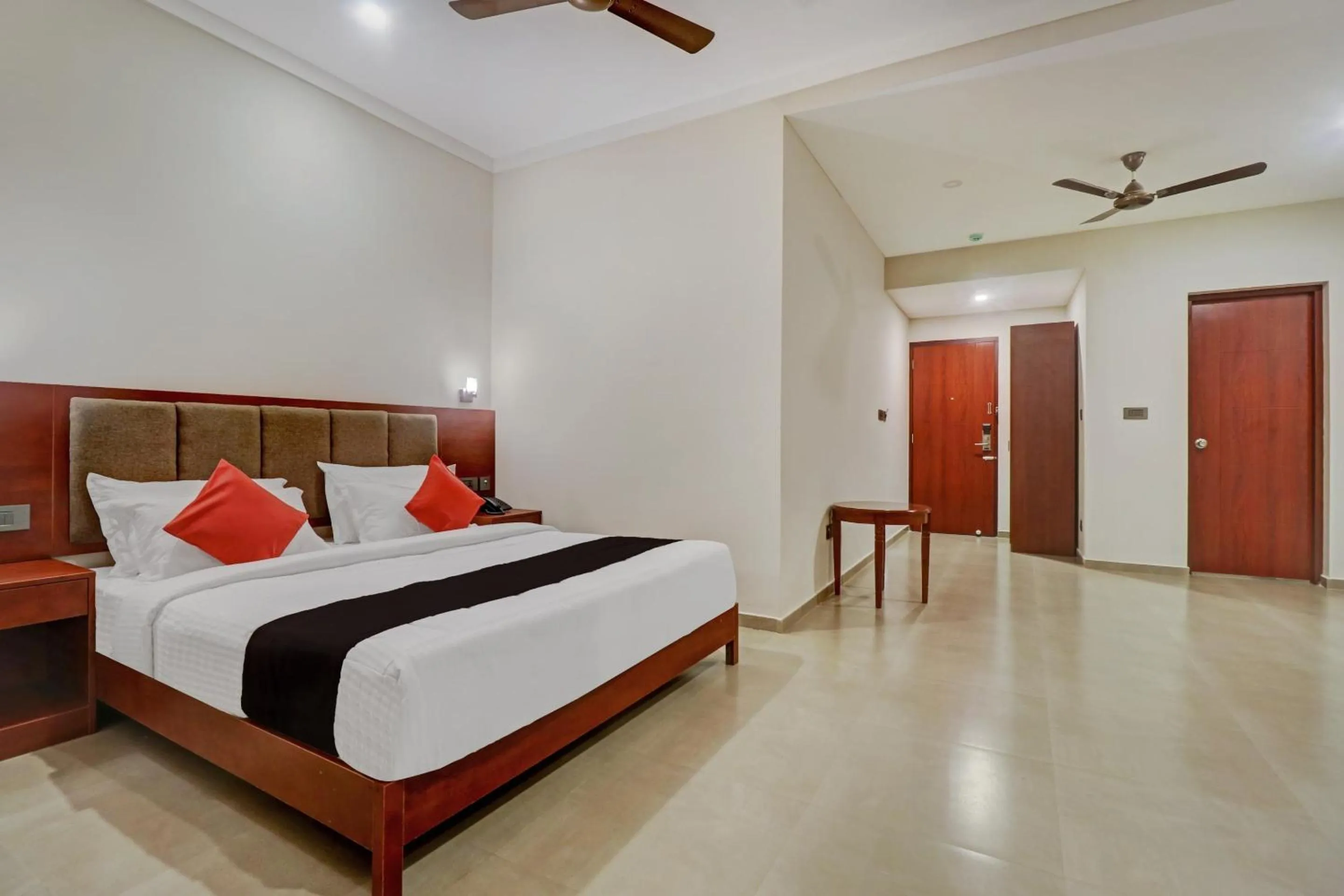 Bedroom, Bed in Super Townhouse Kizhakkambalam Tourist Home