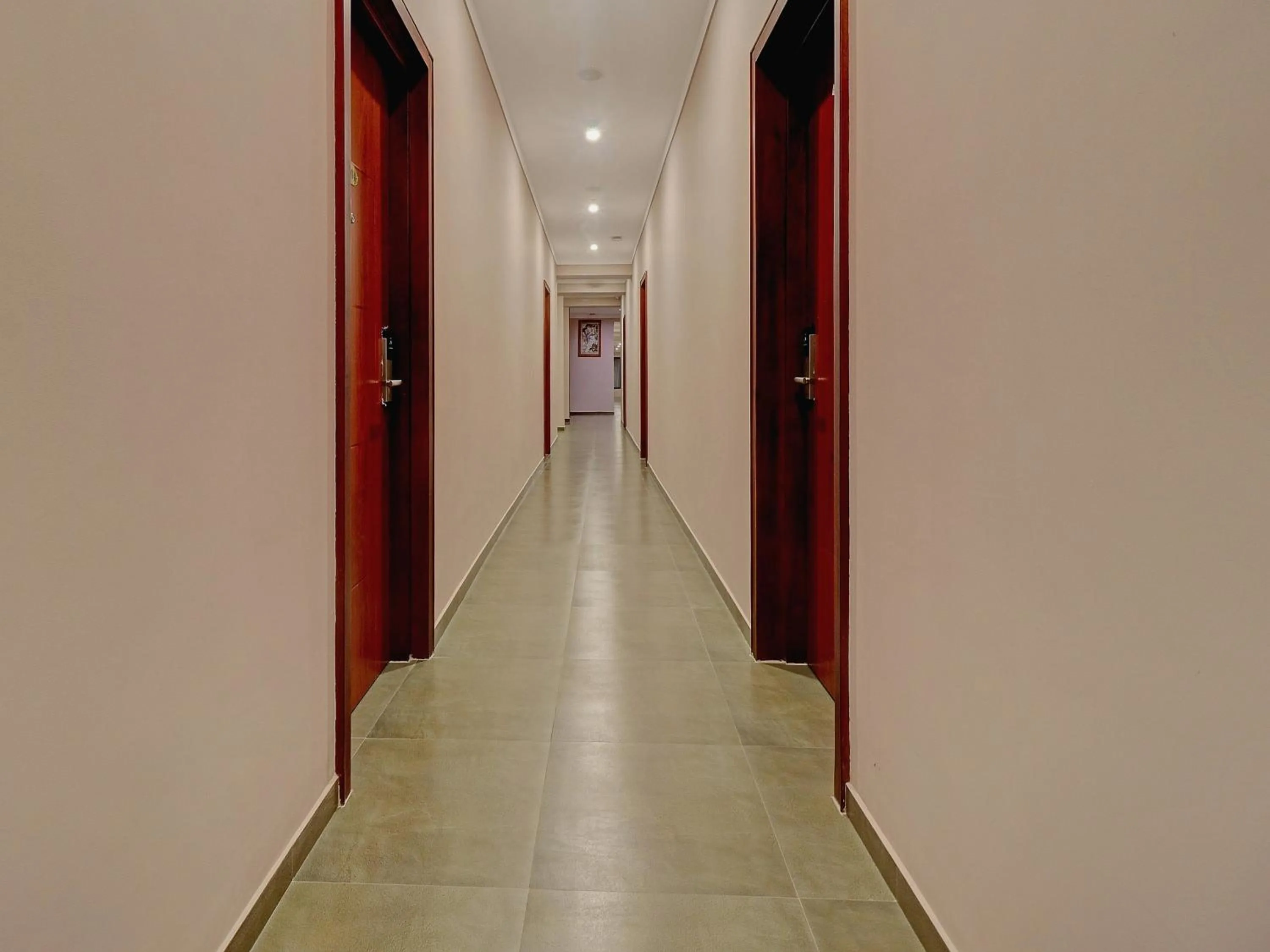 Lobby or reception in Super Townhouse Kizhakkambalam Tourist Home