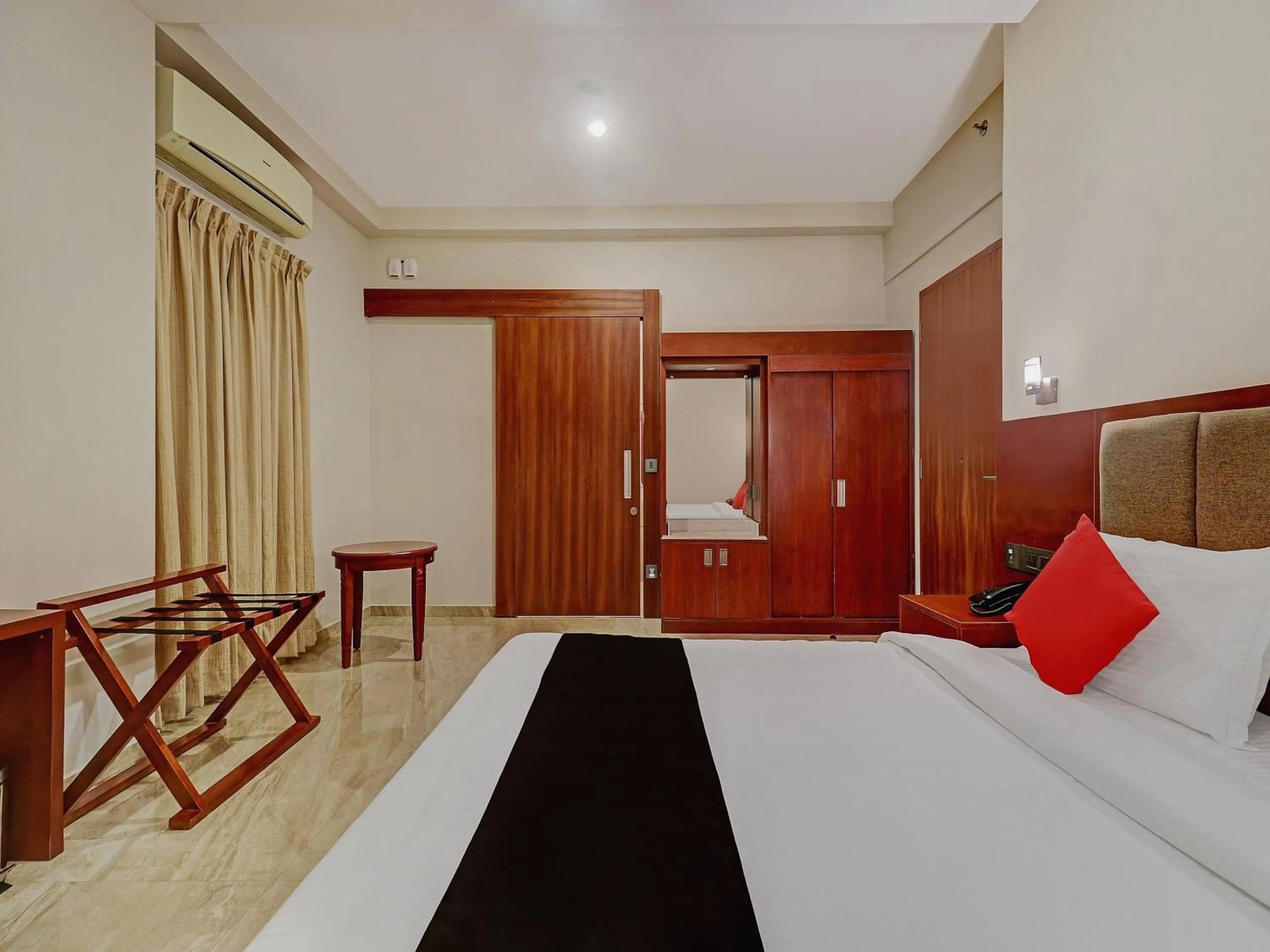 Bedroom, Bed in Super Townhouse Kizhakkambalam Tourist Home