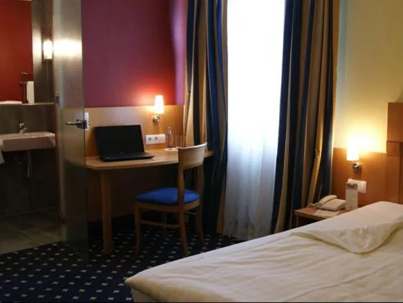 Bed in Hotel Rauch