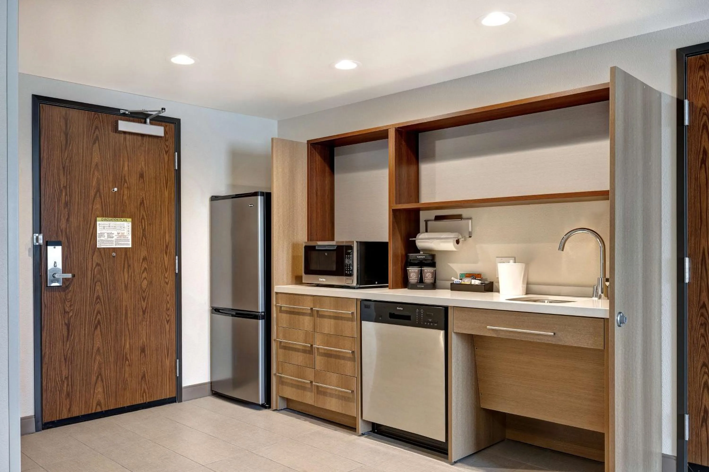 Kitchen or kitchenette in Home2 Suites By Hilton Barstow, Ca