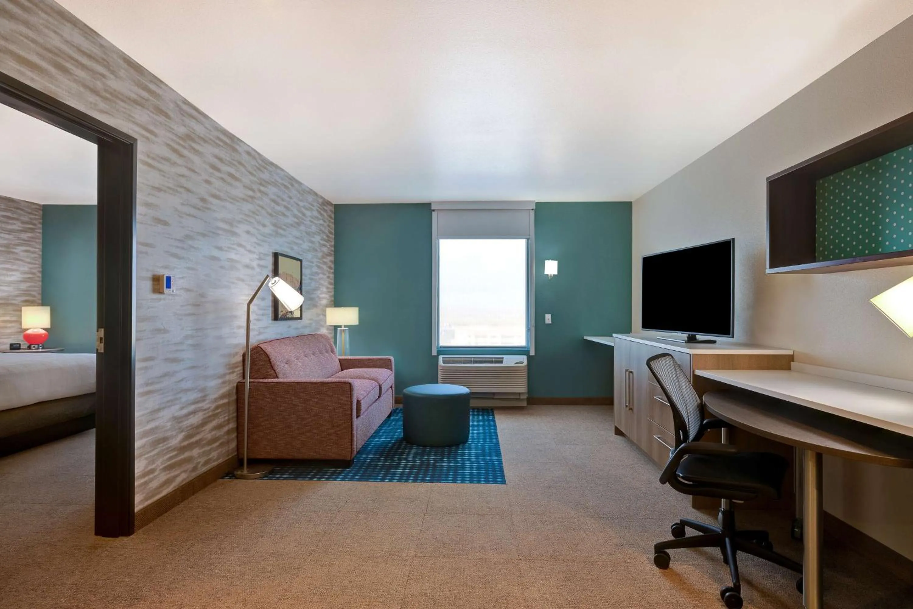 Bedroom, Bed in Home2 Suites By Hilton Barstow, Ca