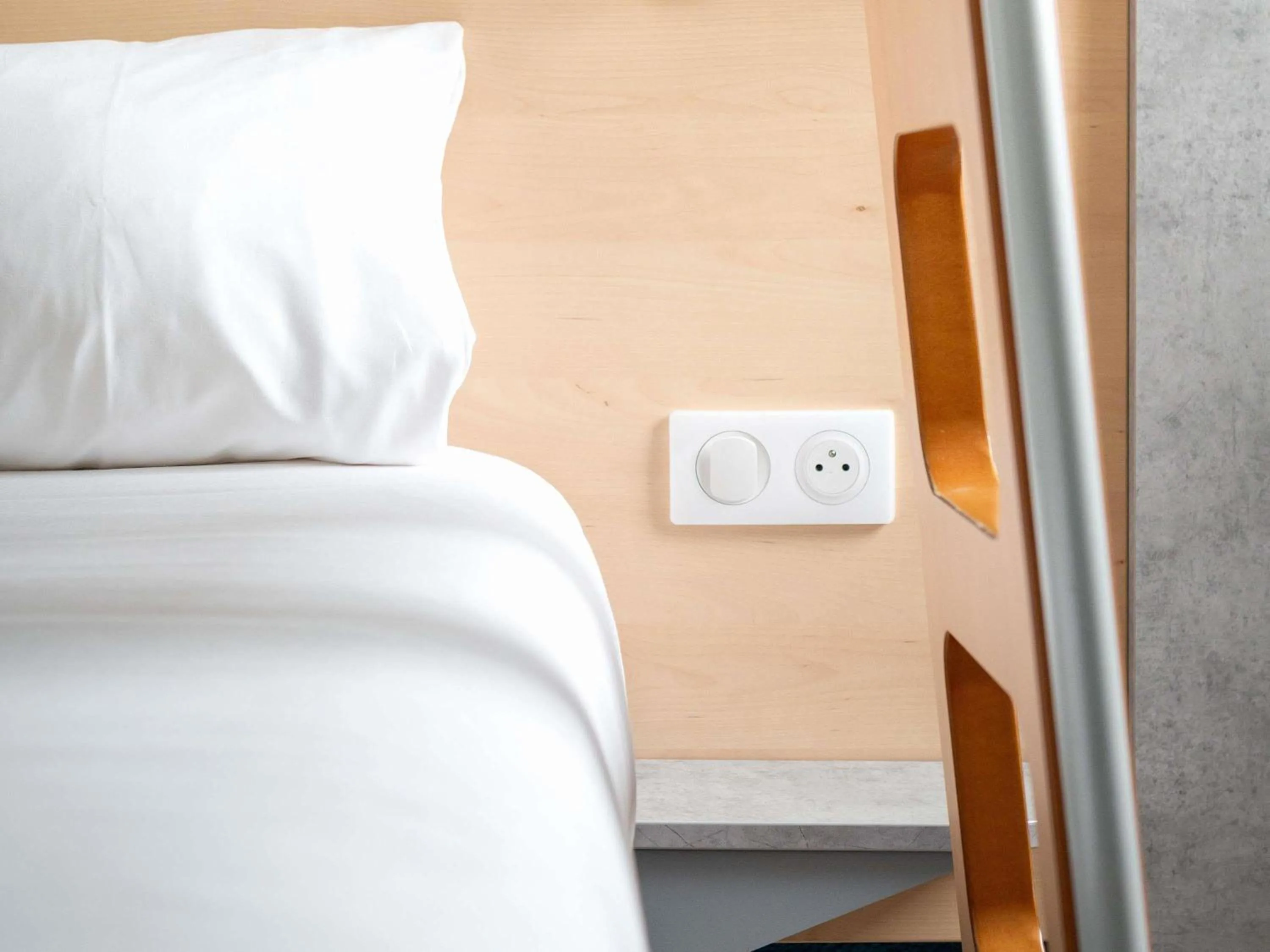 Bedroom, Bed in ibis budget Caen Mondeville