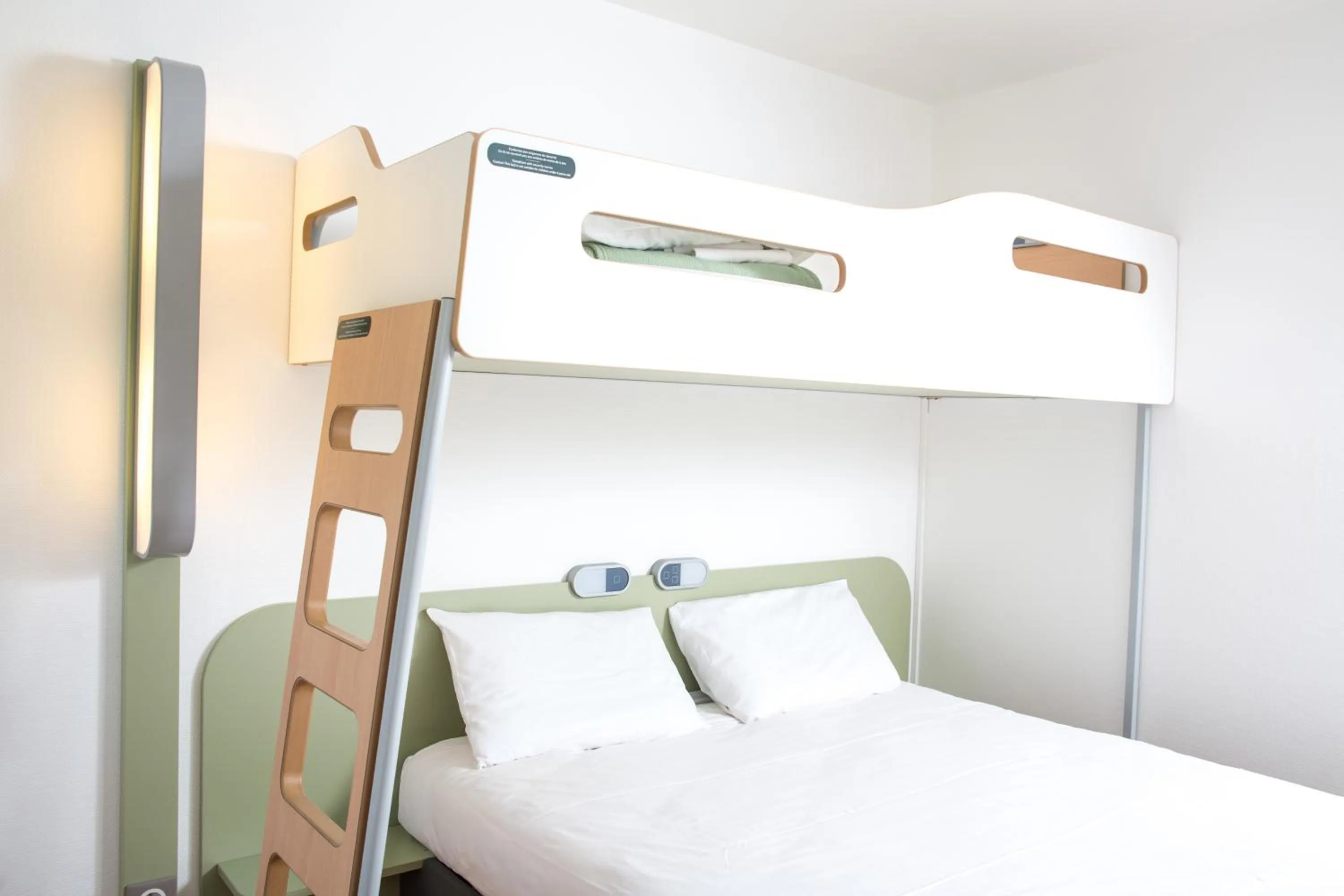 bunk bed, Bed in ibis budget Caen Mondeville