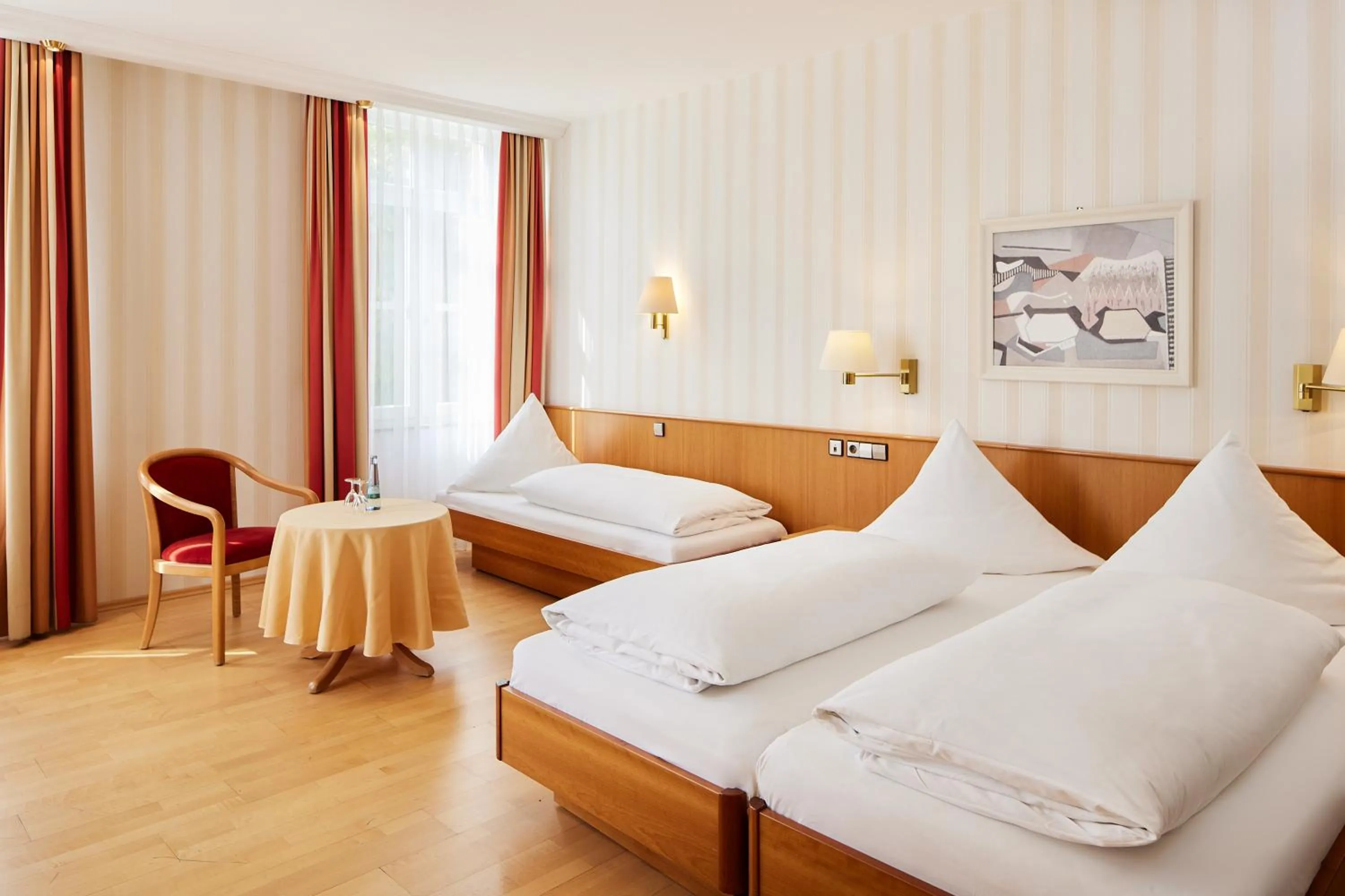 Bed in Hotel Zum Schiff