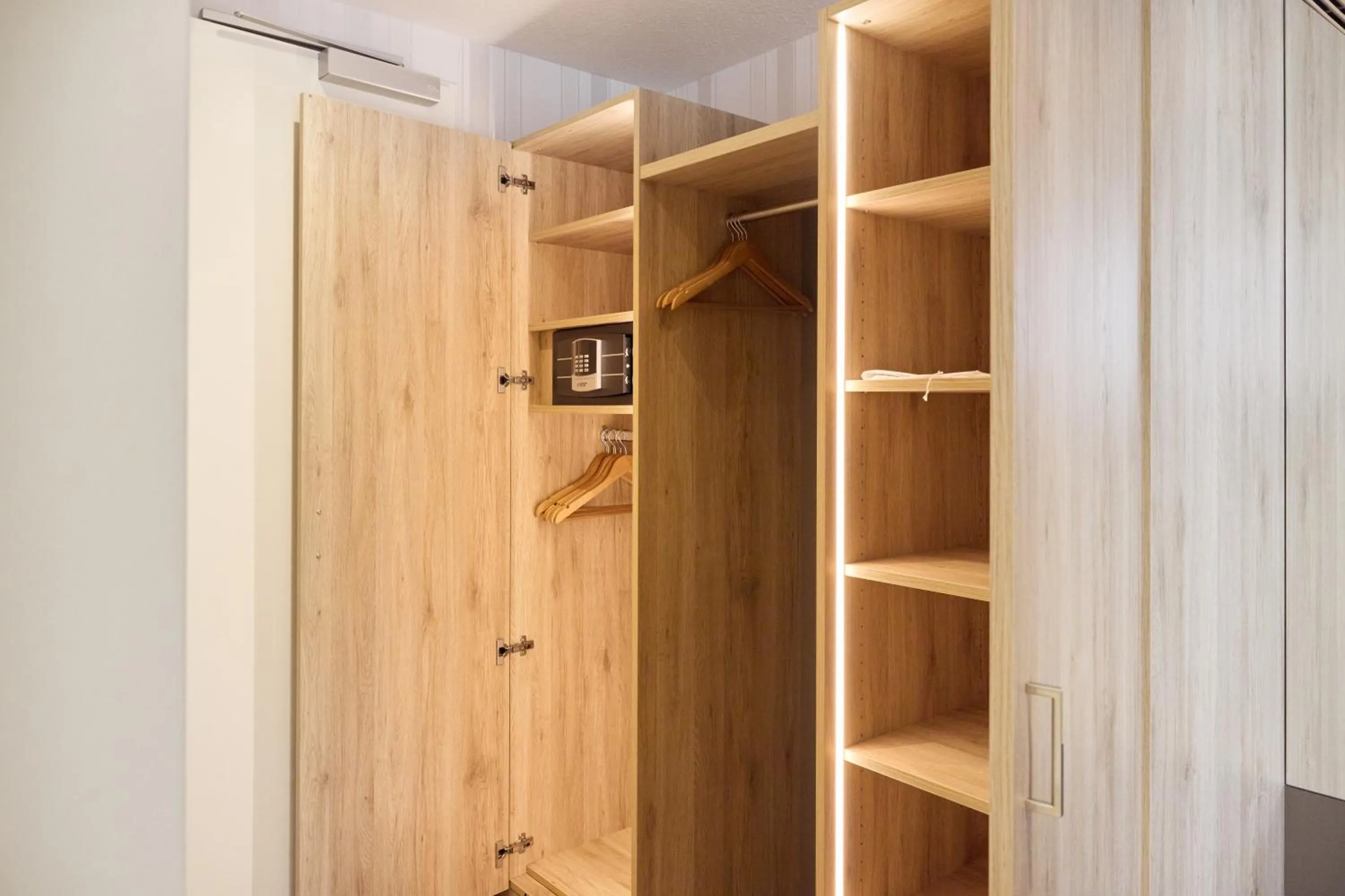 wardrobe in Hotel Zum Schiff