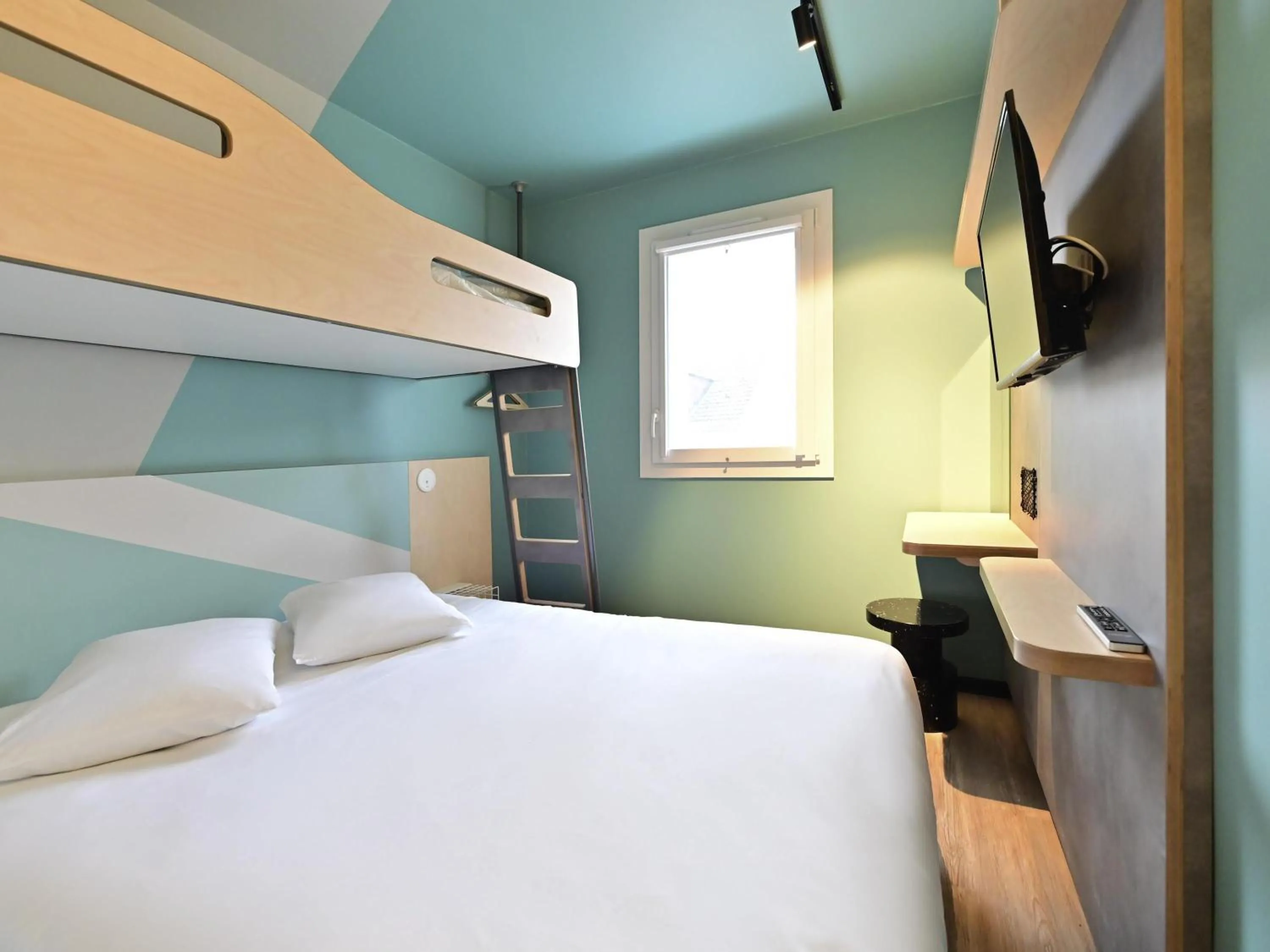 Bedroom, Bed in ibis budget Forbach Centre