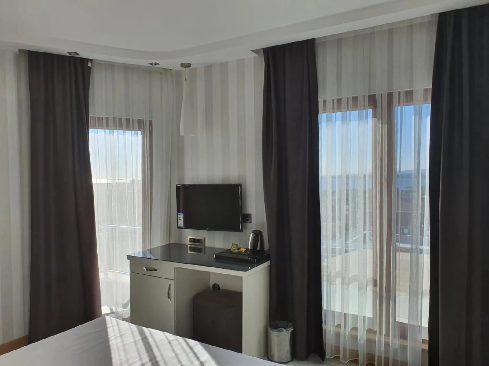 Massage, Bed in DOUBLE ROYAL HOTEL