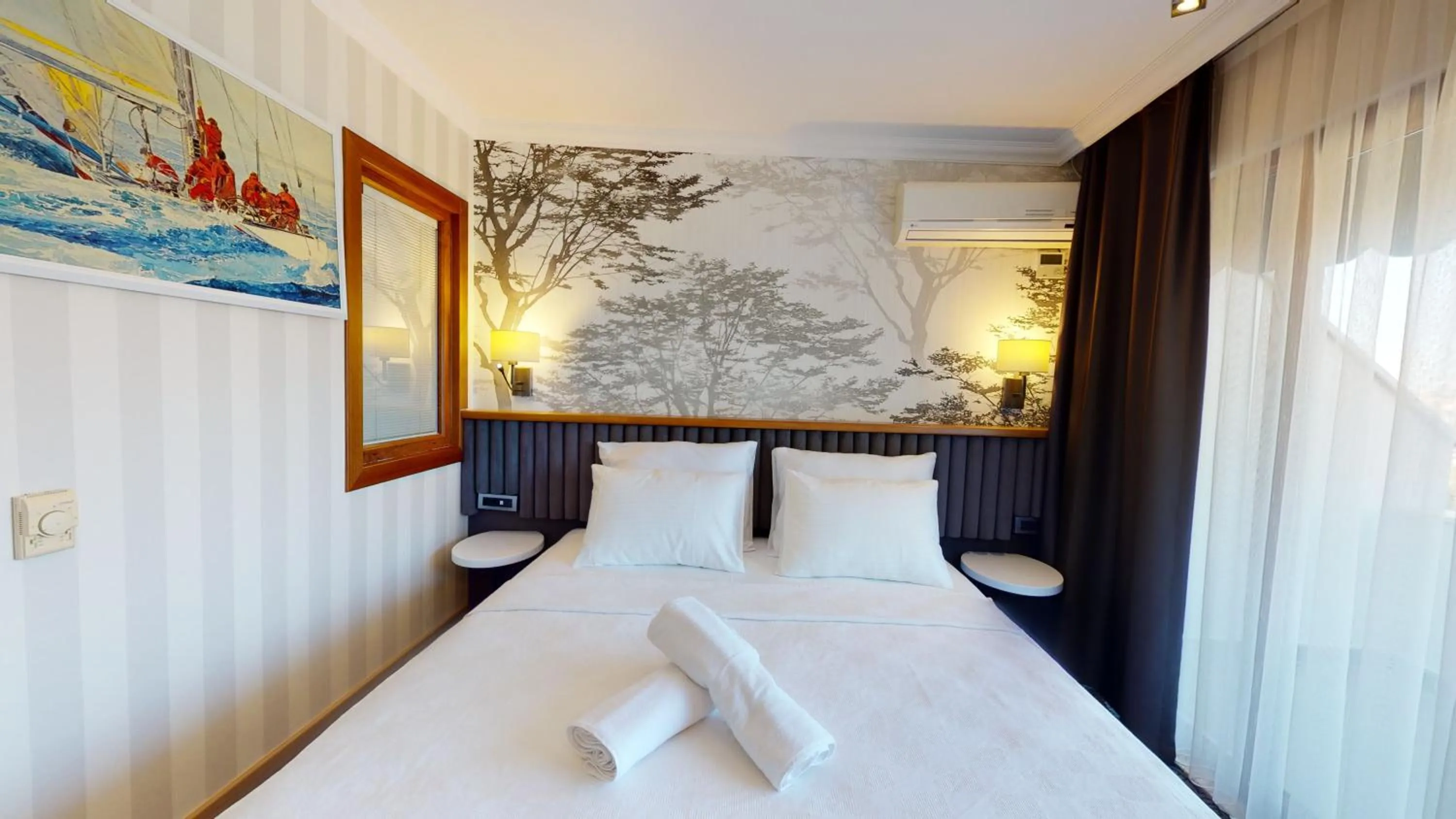 Decorative detail, Bed in DOUBLE ROYAL HOTEL