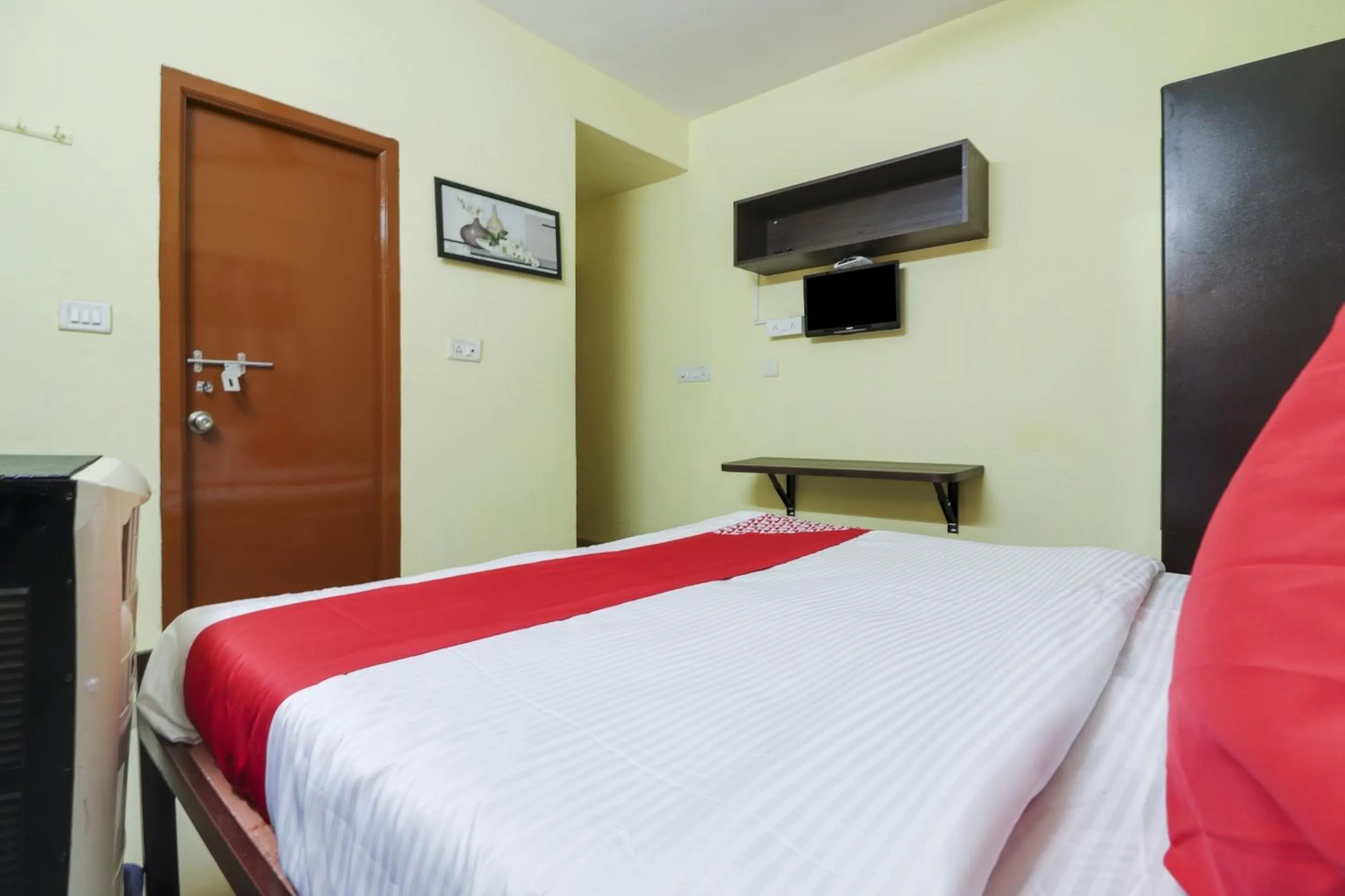 Bedroom, Bed in Hotel O Ruby Grand Inn