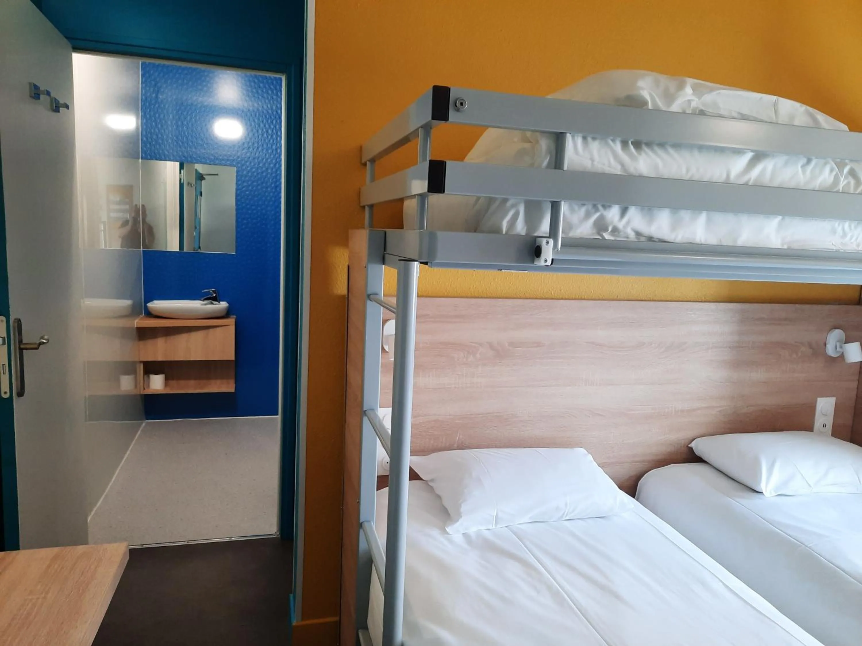 Bedroom, Bed in Kyriad Direct Caen Nord Memorial