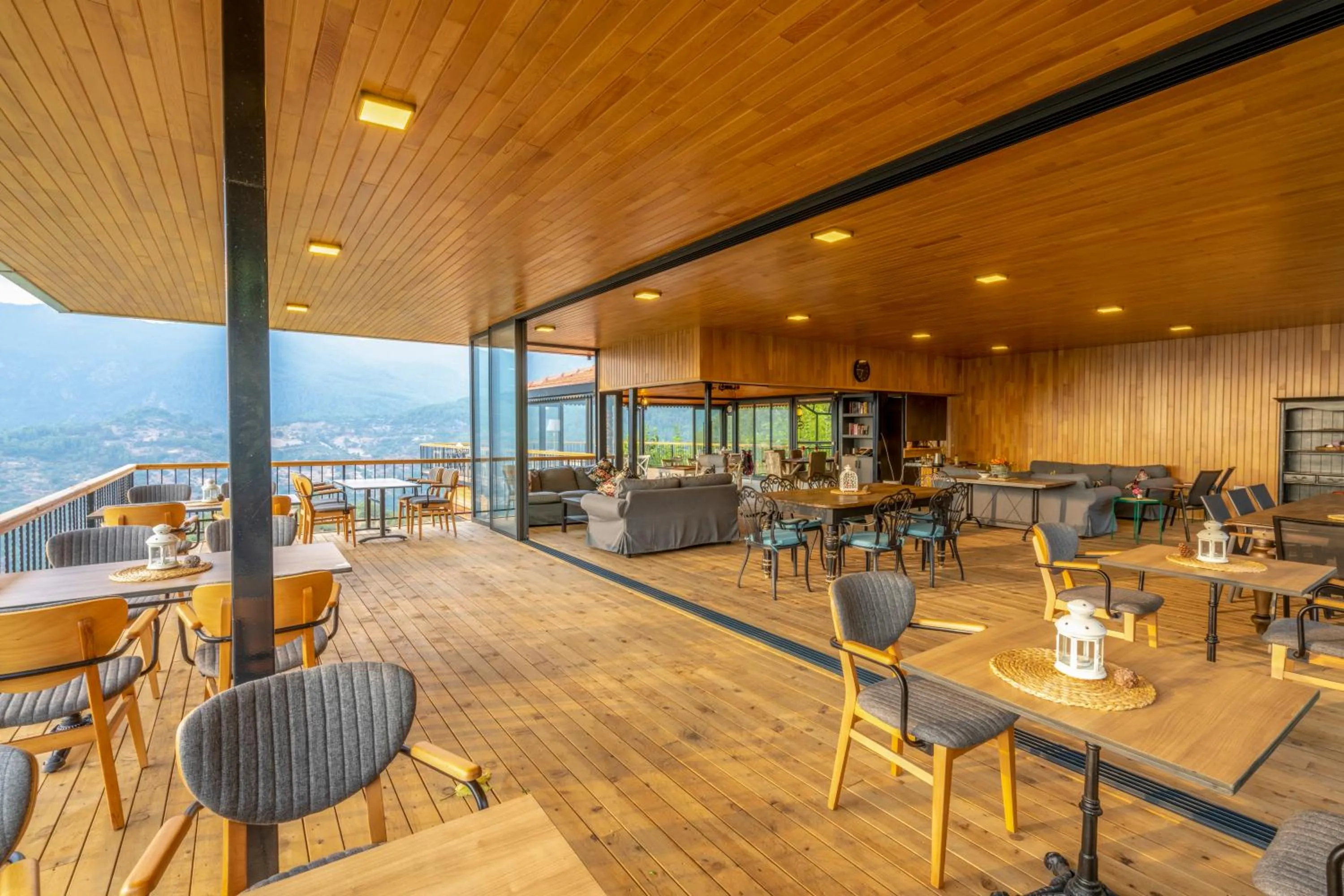 Restaurant/places to eat in Avena Mountain Hotel - Adults Only