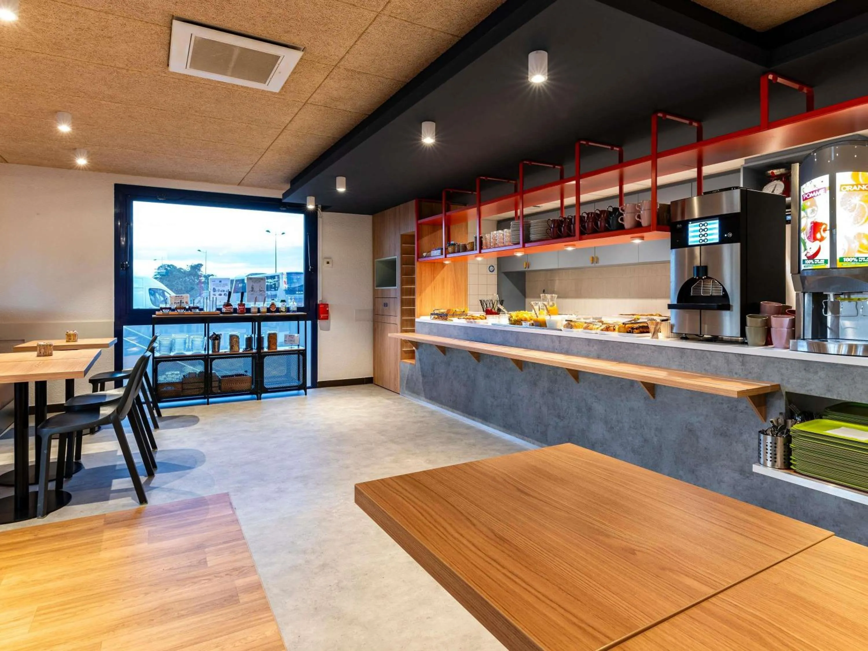 Living room in ibis budget Reims Thillois