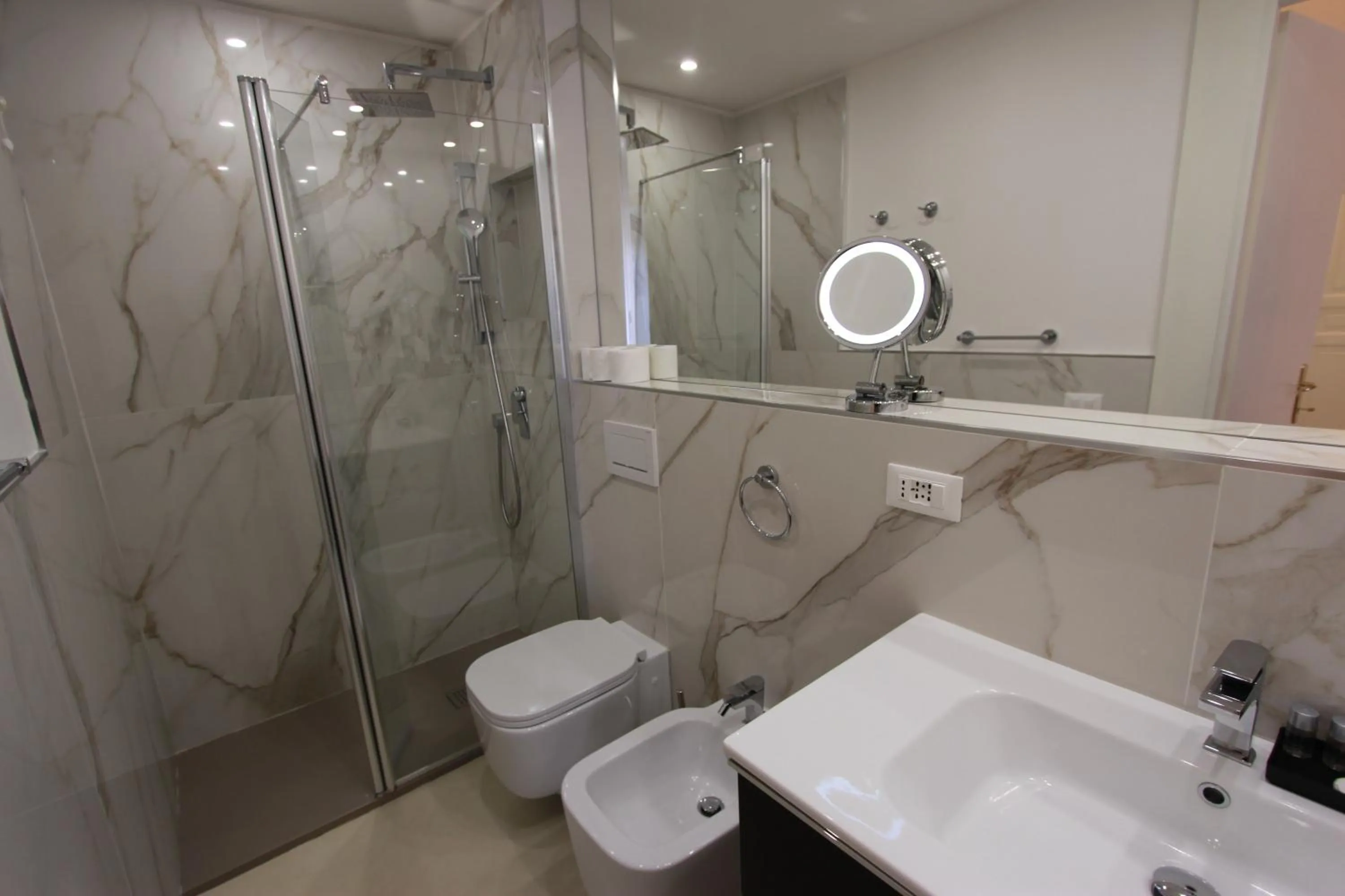 Bathroom in Art Atelier Risorgimento Guest House