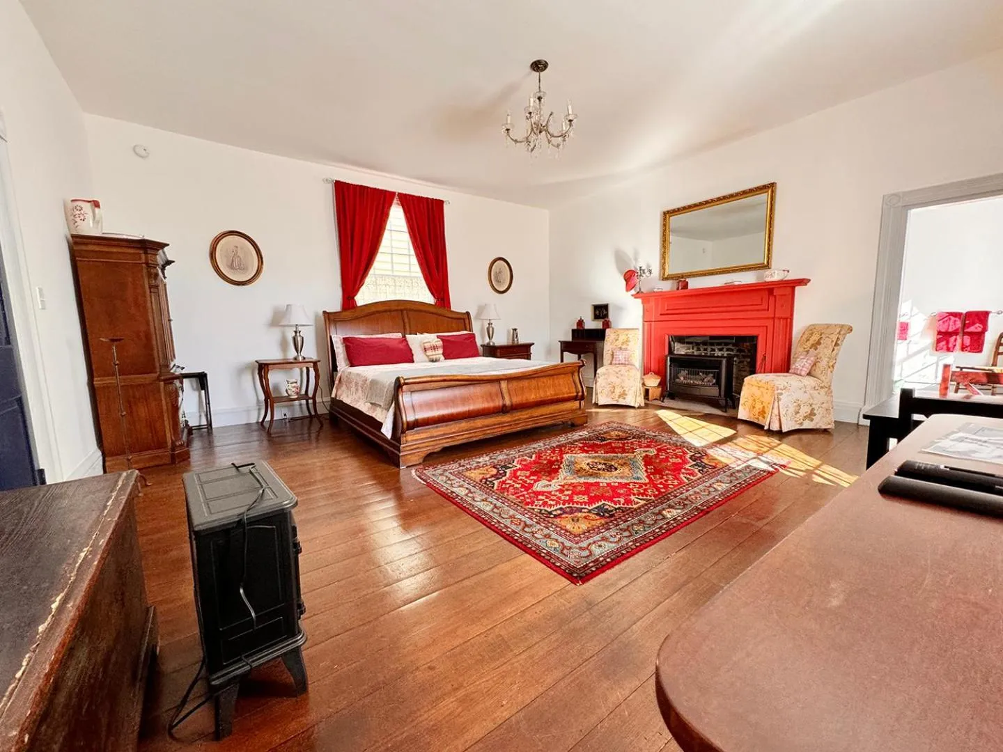 Bed in The Sunnyside Sisters Bed and Breakfast