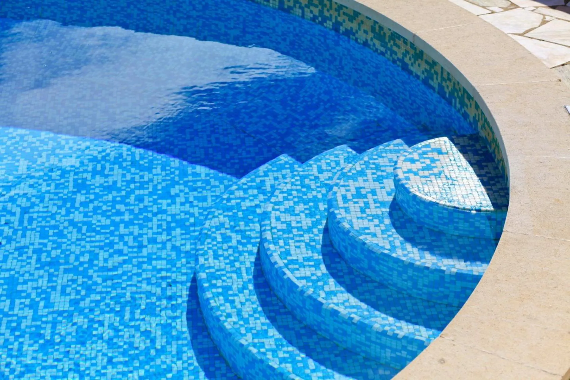 Swimming pool in Casa dos Cardos
