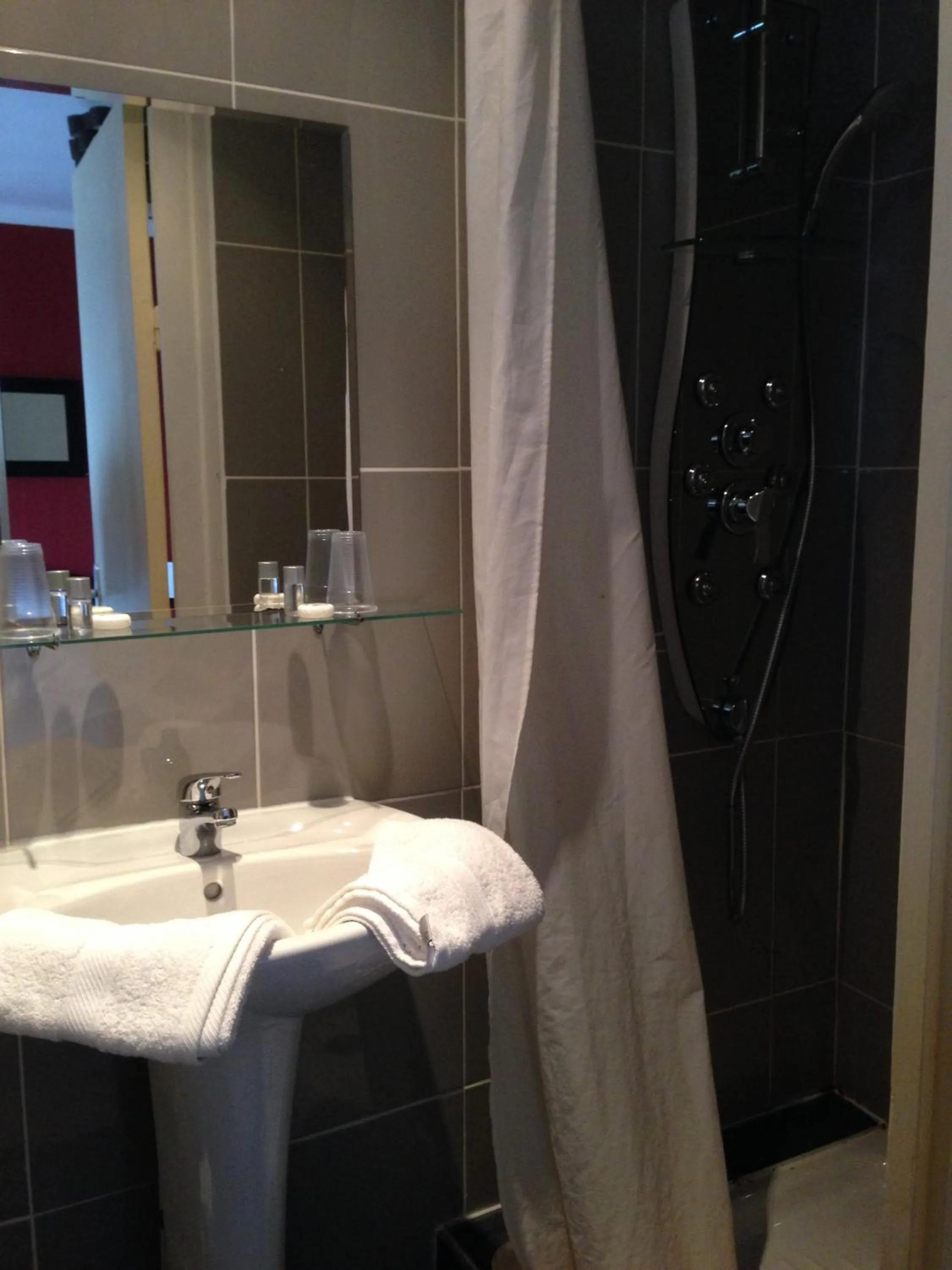 Bathroom in L'Ecailler