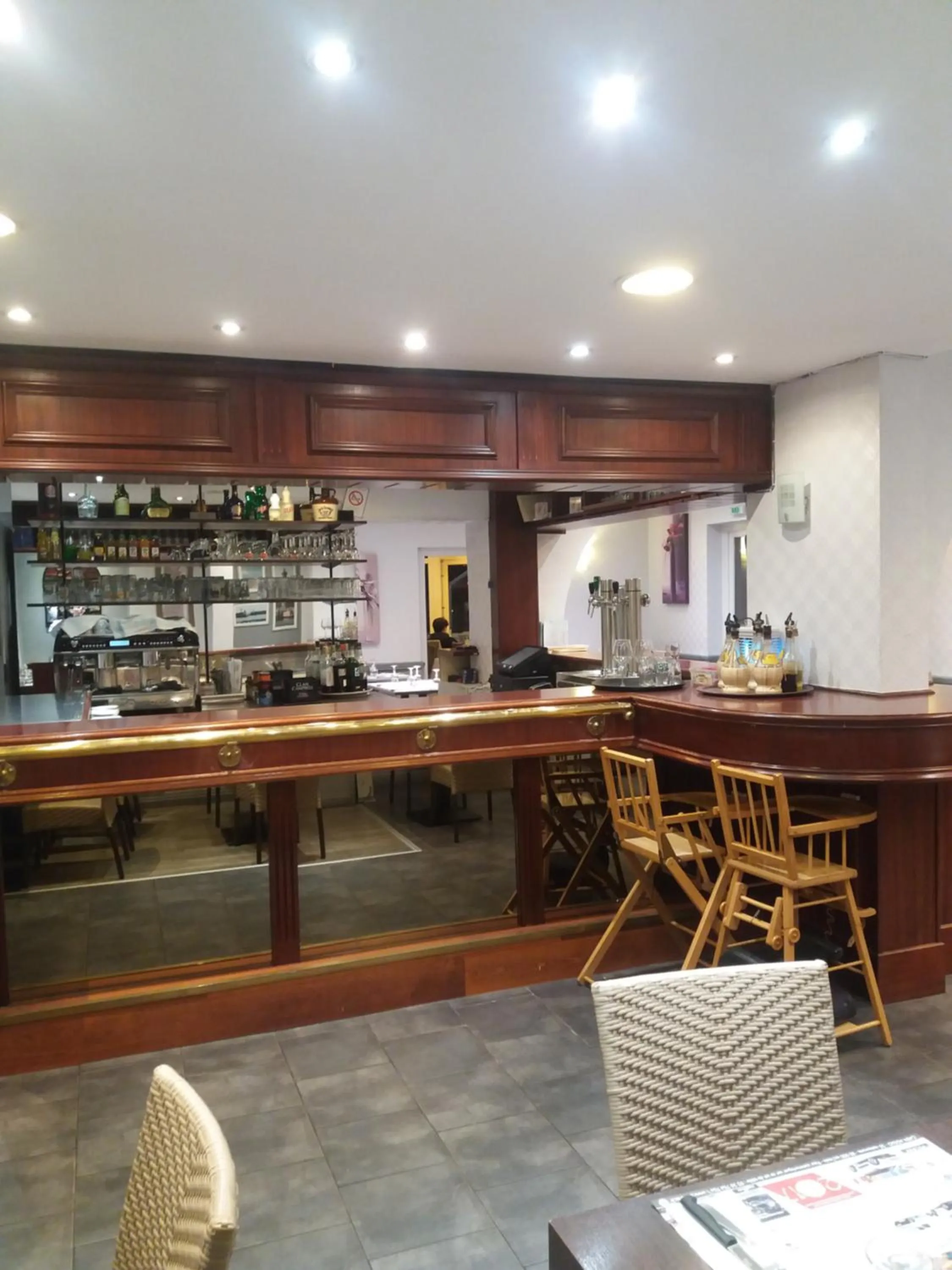 Restaurant/places to eat in L'Ecailler