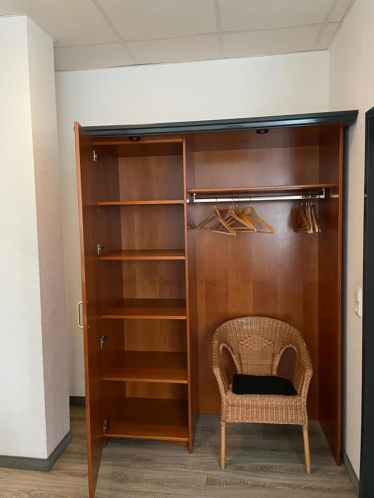 wardrobe in Hotel Birkenwerder